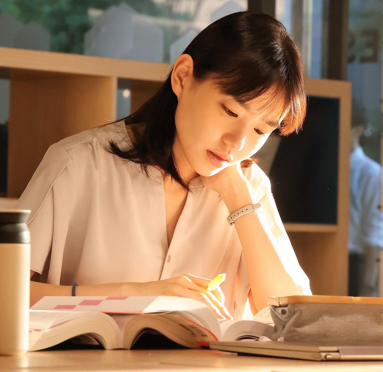 「あなたがしてくれなくても」に出演する奈緒（C）フジテレビ