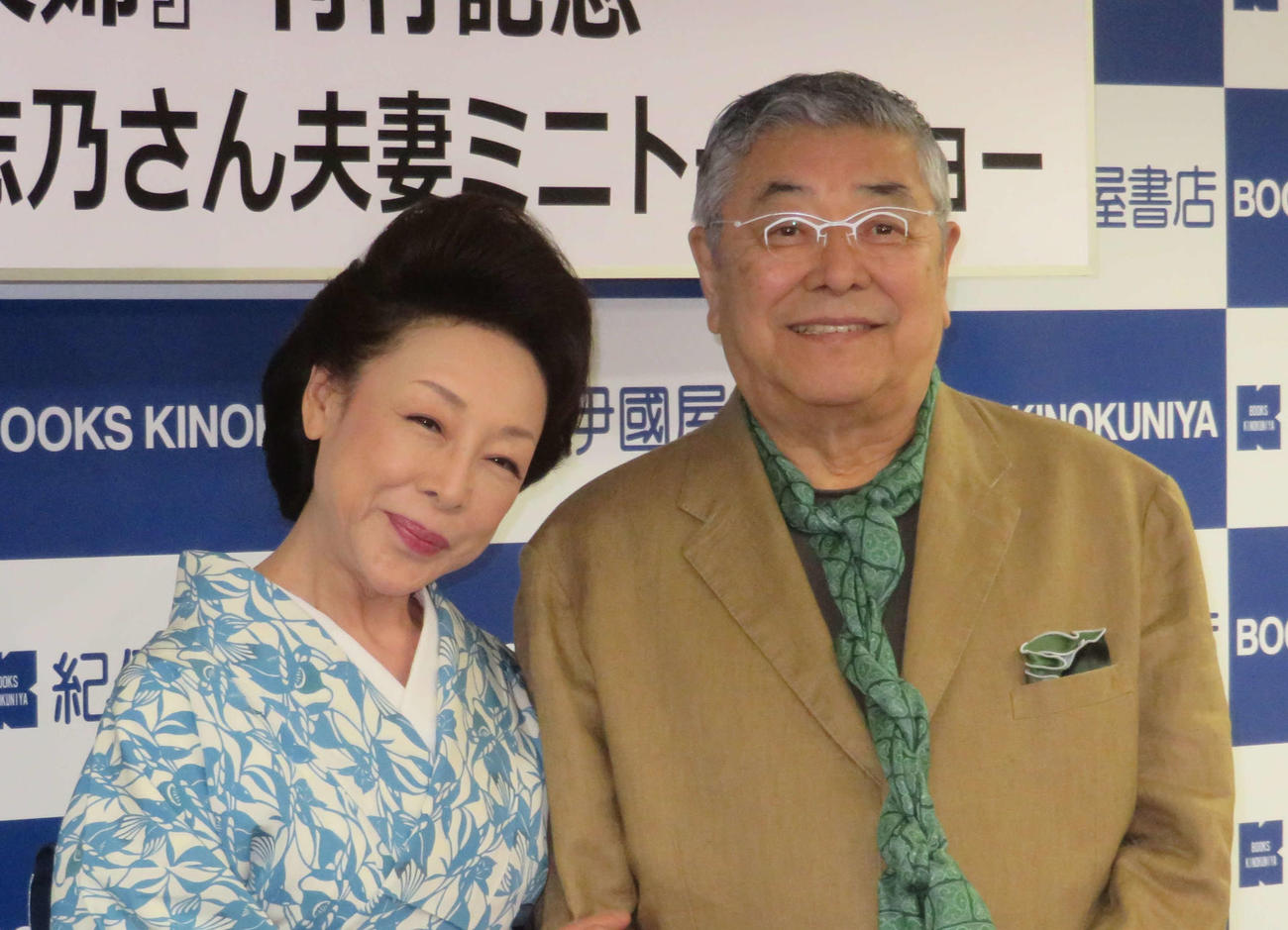 中尾彬（右）池波志乃夫妻（2018年5月撮影）