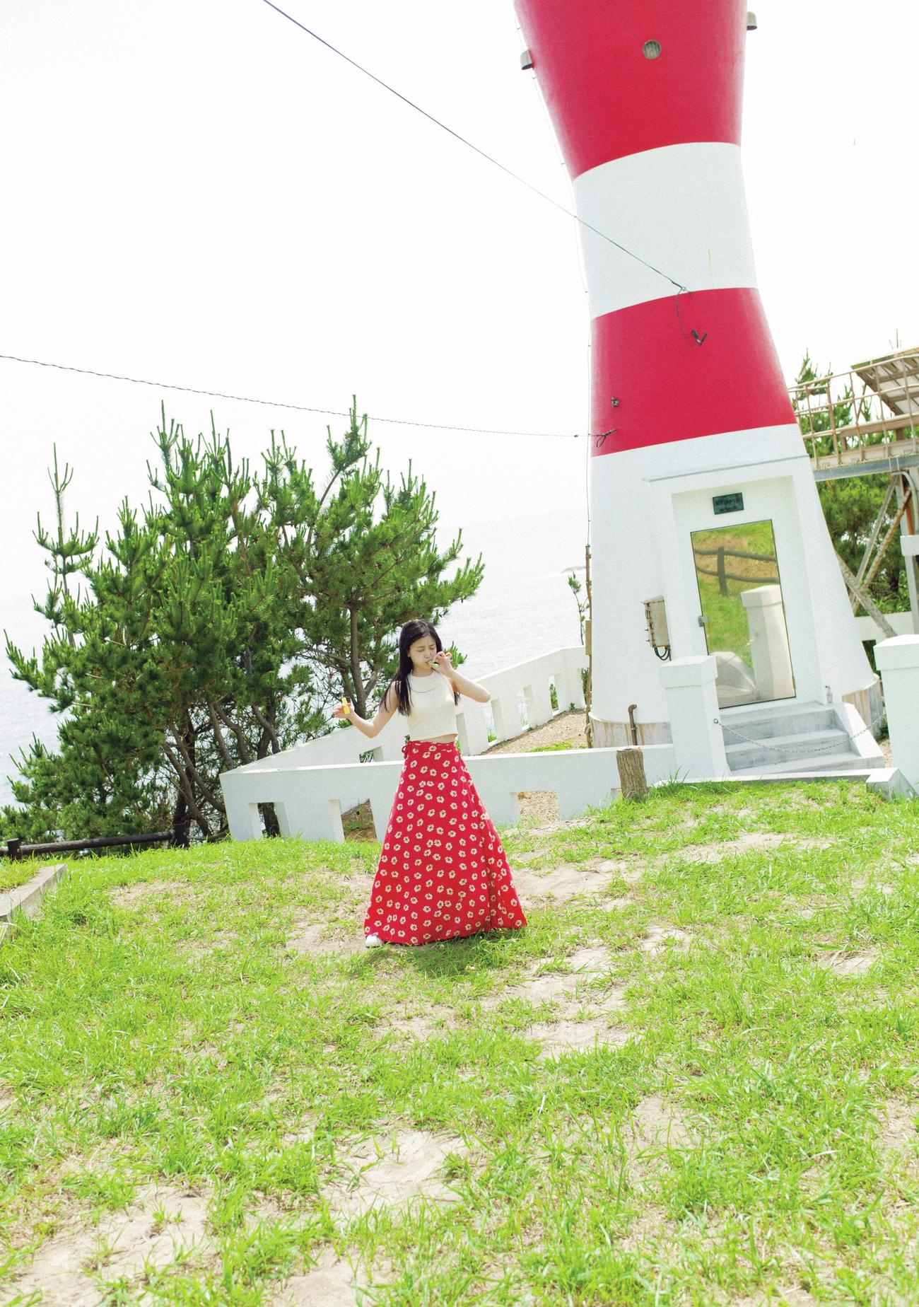 乃木坂46久保史緒里ファースト写真集「交差点」の通常版裏表紙　撮影／細居幸次郎
