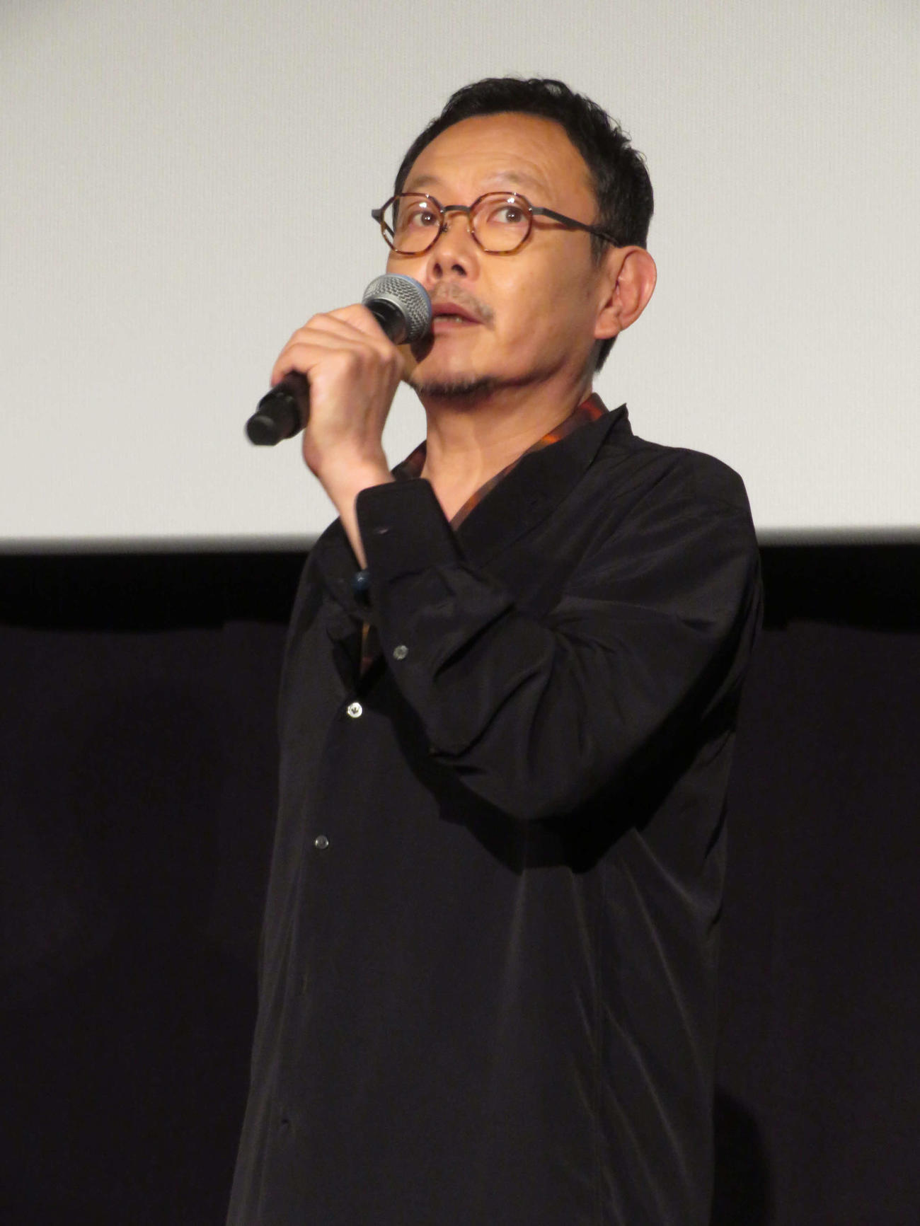 映画「リバー、流れないでよ」初日舞台あいさつに登壇した近藤芳正（撮影・村上幸将）
