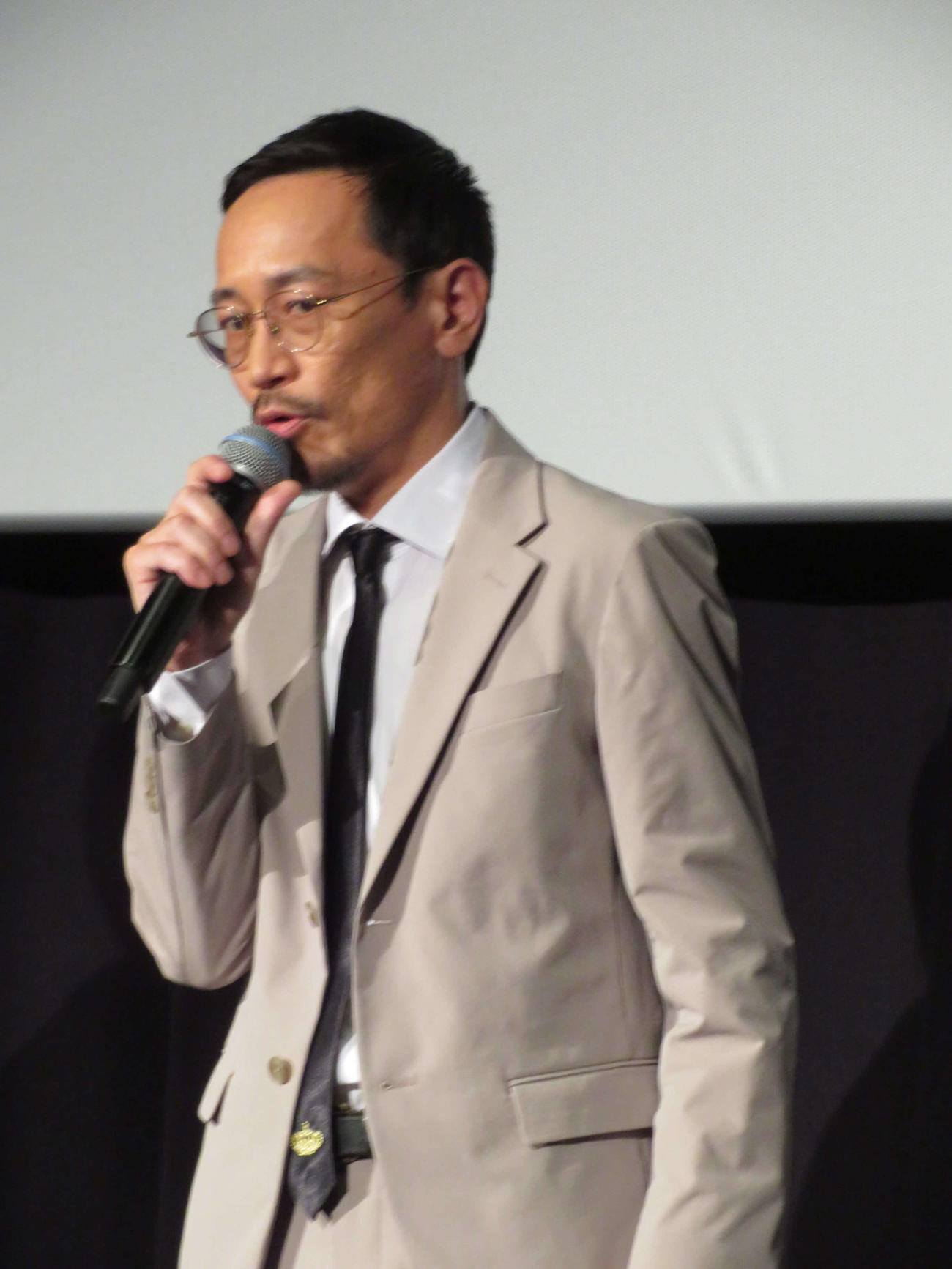映画「リバー、流れないでよ」初日舞台あいさつに登壇した中川晴樹（撮影・村上幸将）