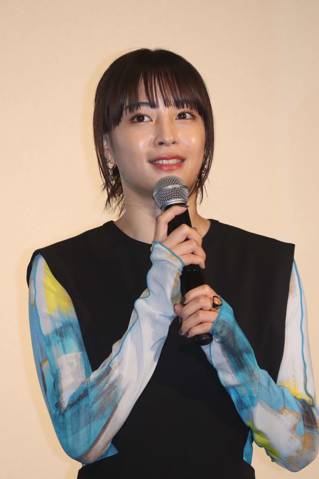 映画「水は海に向かって流れる」舞台あいさつに登壇した広瀬すず（撮影・加藤理沙）