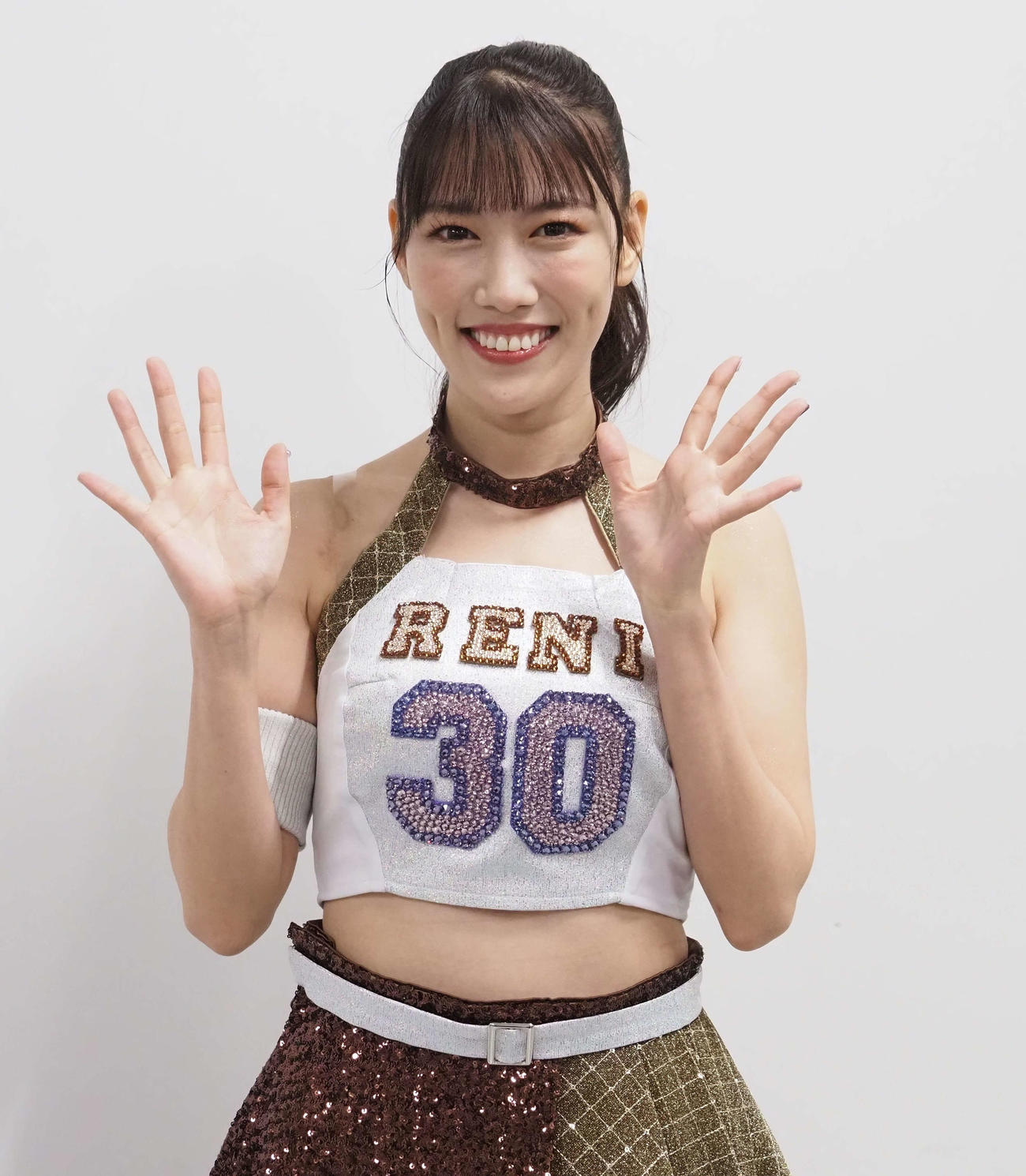 ソロコンサート「30祭」の開演前に取材に応じた、ももいろクローバーZ高城れに（撮影・遠藤尚子）
