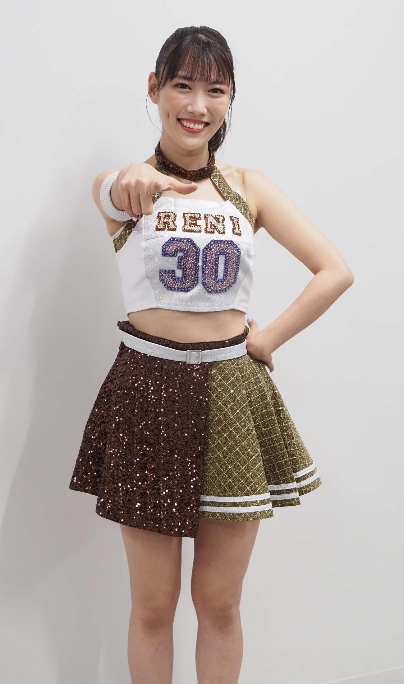 “Zポーズ”を決めるももいろクローバーZ高城れに（撮影・遠藤尚子）