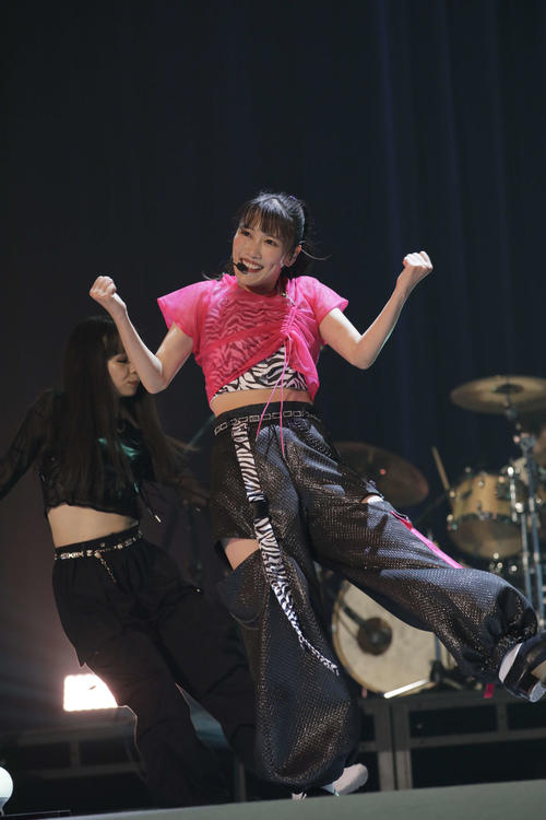 高城れに30歳迎えソロライブ MCで初ソロ写真集発売発表、大型ビジョン