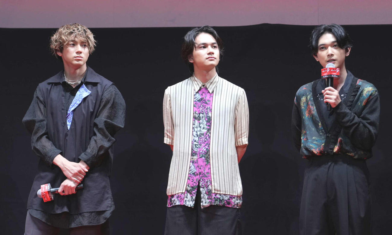 映画「東京リベンジャーズ2　血のハロウィン編－決戦－」に出演する左から山田裕貴、北村匠海、吉沢亮（2023年撮影）