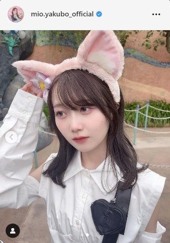 乃木坂46矢久保美緒がピンクのキツネ耳ショット公開「雨予報だった