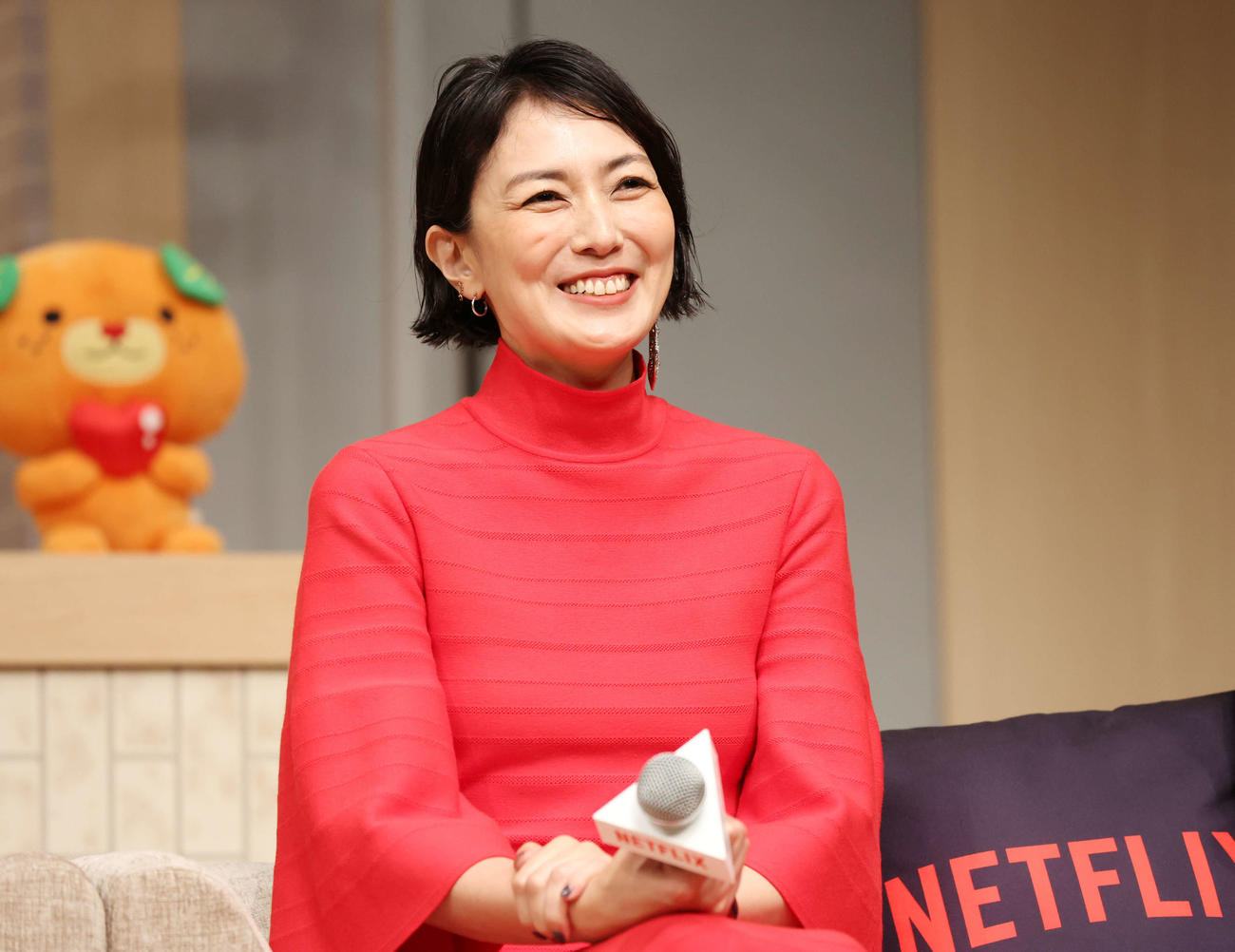 Netflixシリーズ「離婚しようよ」配信記念イベントで笑顔を見せる板谷由夏（撮影・宮地輝）