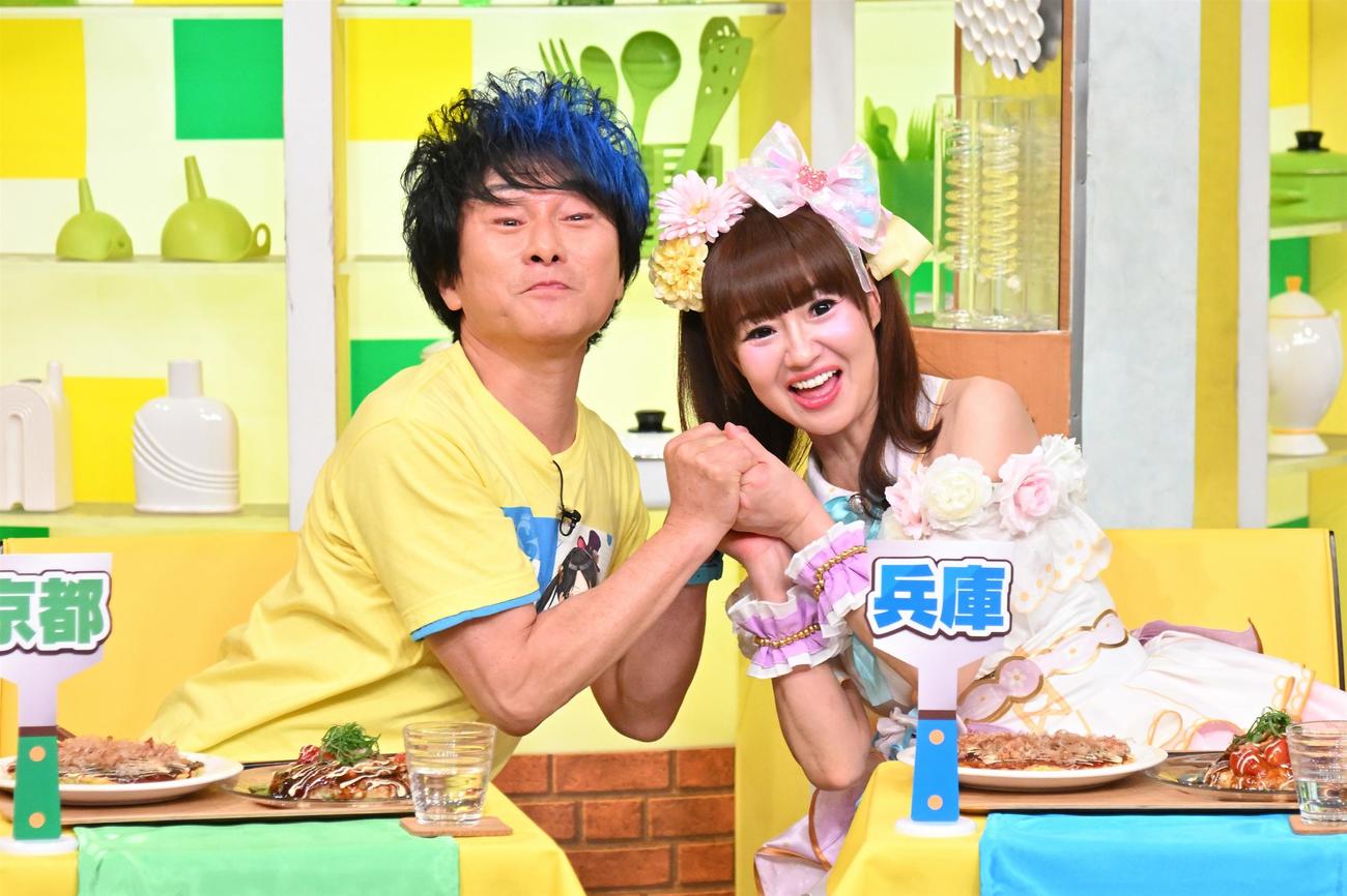 極貧時代の究極お好み焼きレシピを語ったかつみ（左）さゆり（C）MBSテレビ