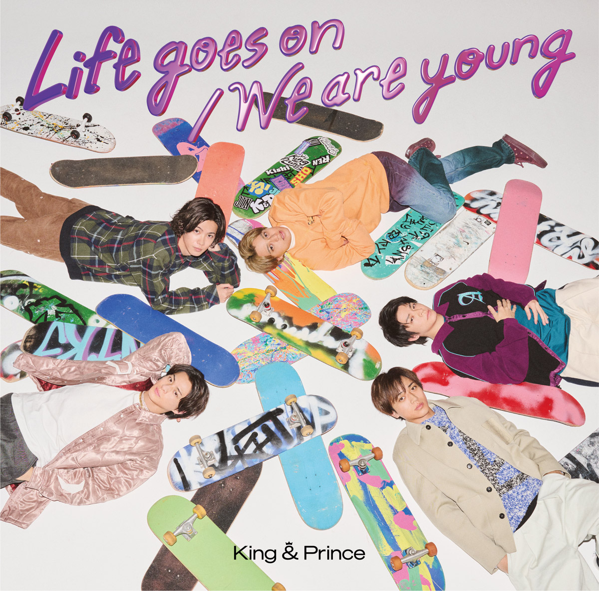 King＆Princeのシングル「Life goes on／We are young」のジャケット写真