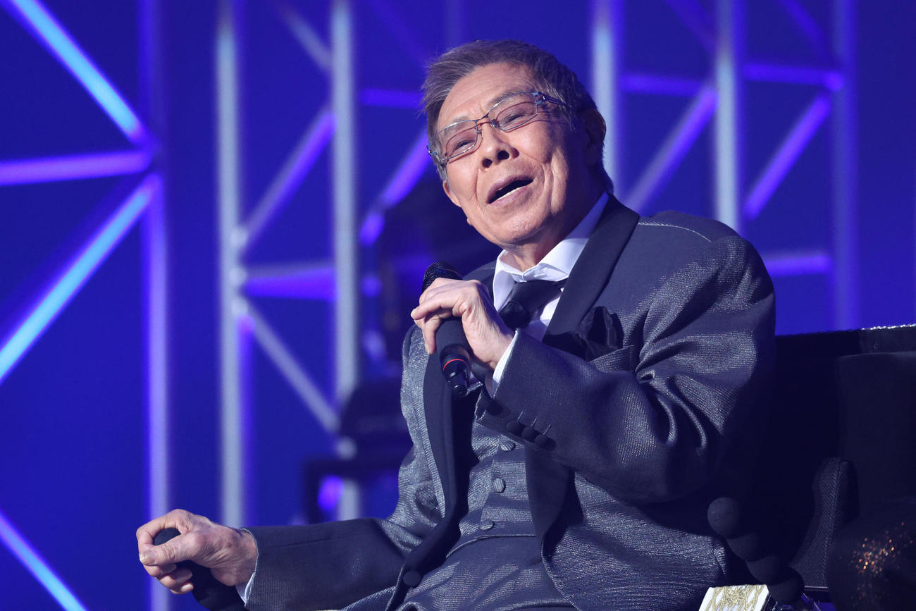 「令和　歌の祭典2023～日本列島！演歌は生活の歌～」で歌唱する北島三郎（撮影・中島郁夫）