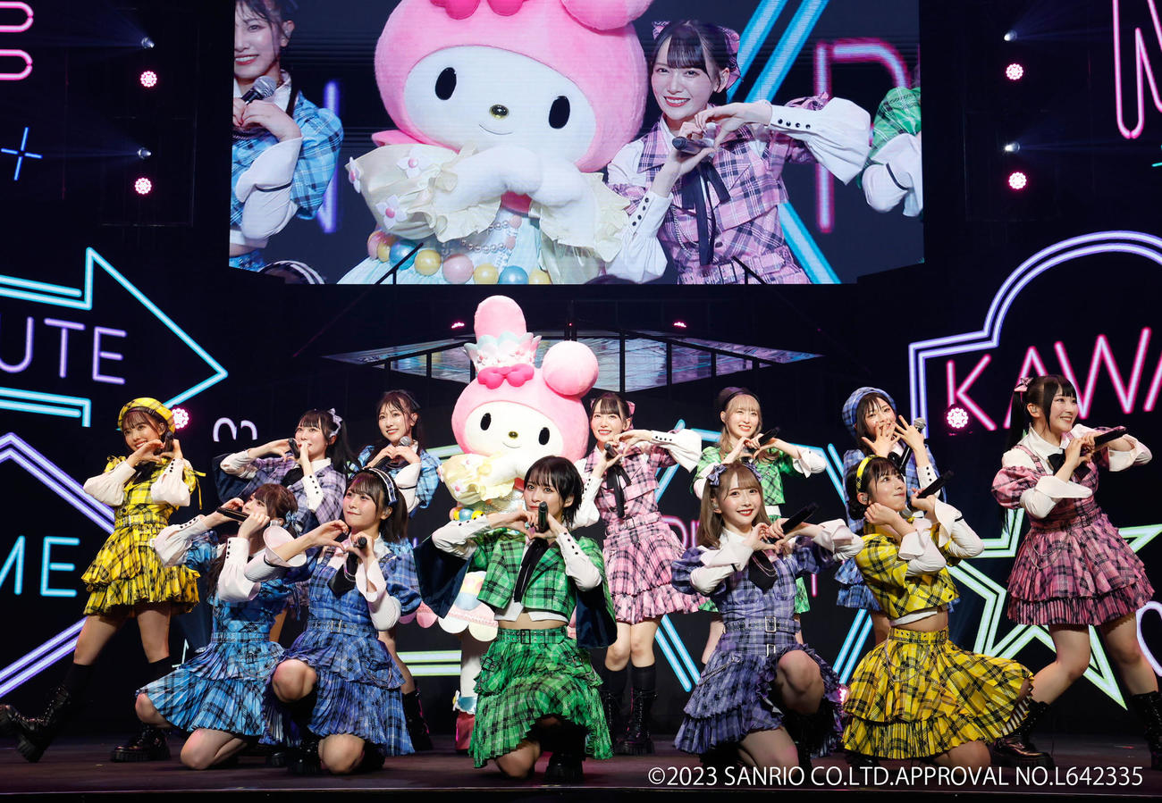 初の単独日本武道館公演を行いマイメロディと共演する≠ME（C）YOANI