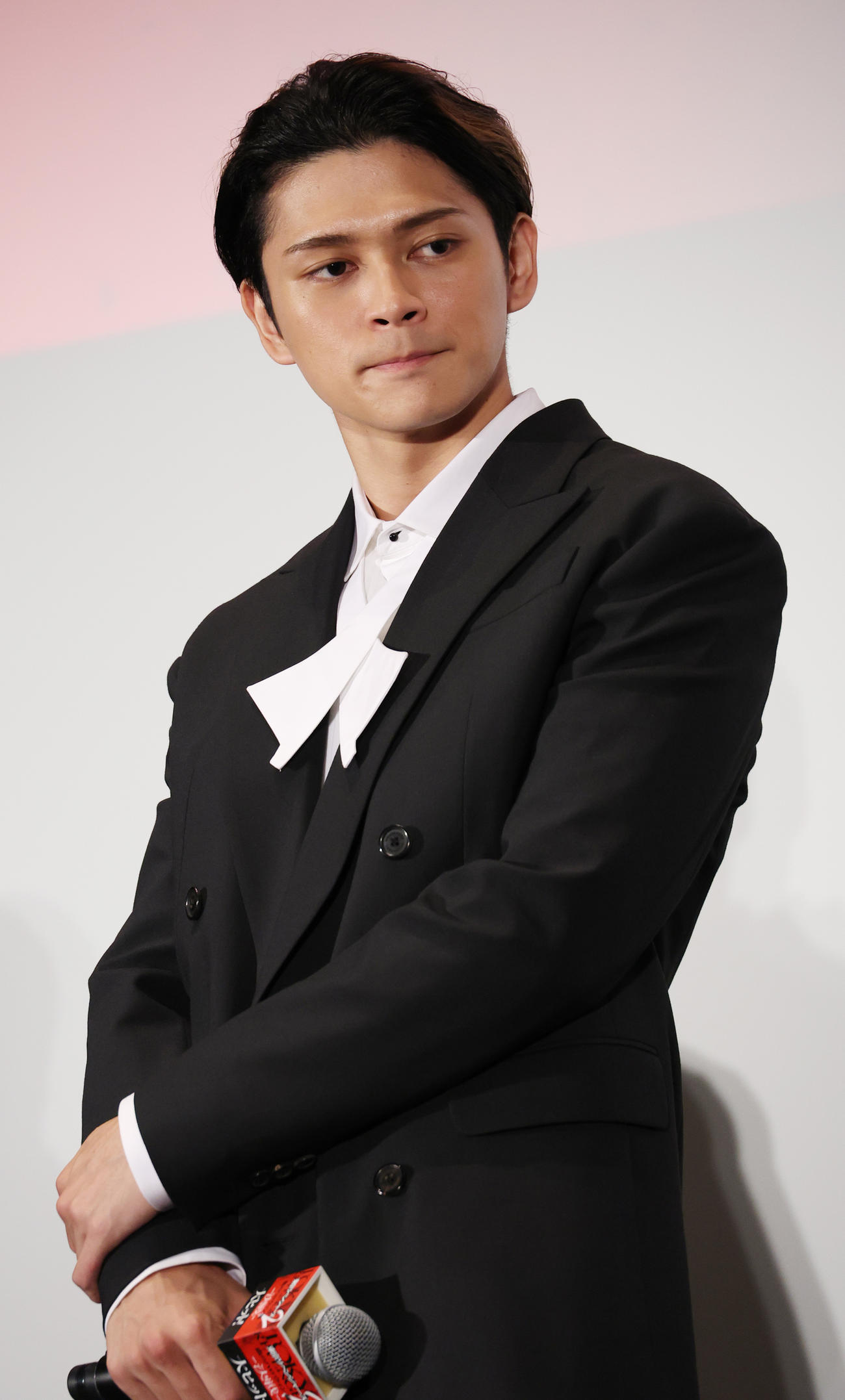 映画「東京リベンジャーズ2」公開記念舞台あいさつを行った眞栄田郷敦（撮影・中島郁夫）