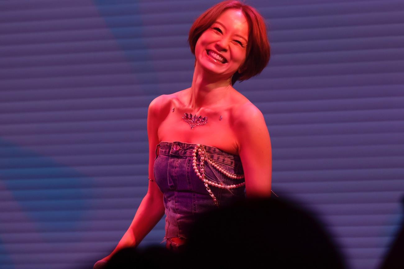 鈴木亜美がデビュー25周年ライブ開催 変わらぬ美貌の秘訣は「長男の意見がいい刺激」 - 芸能写真ニュース : 日刊スポーツ