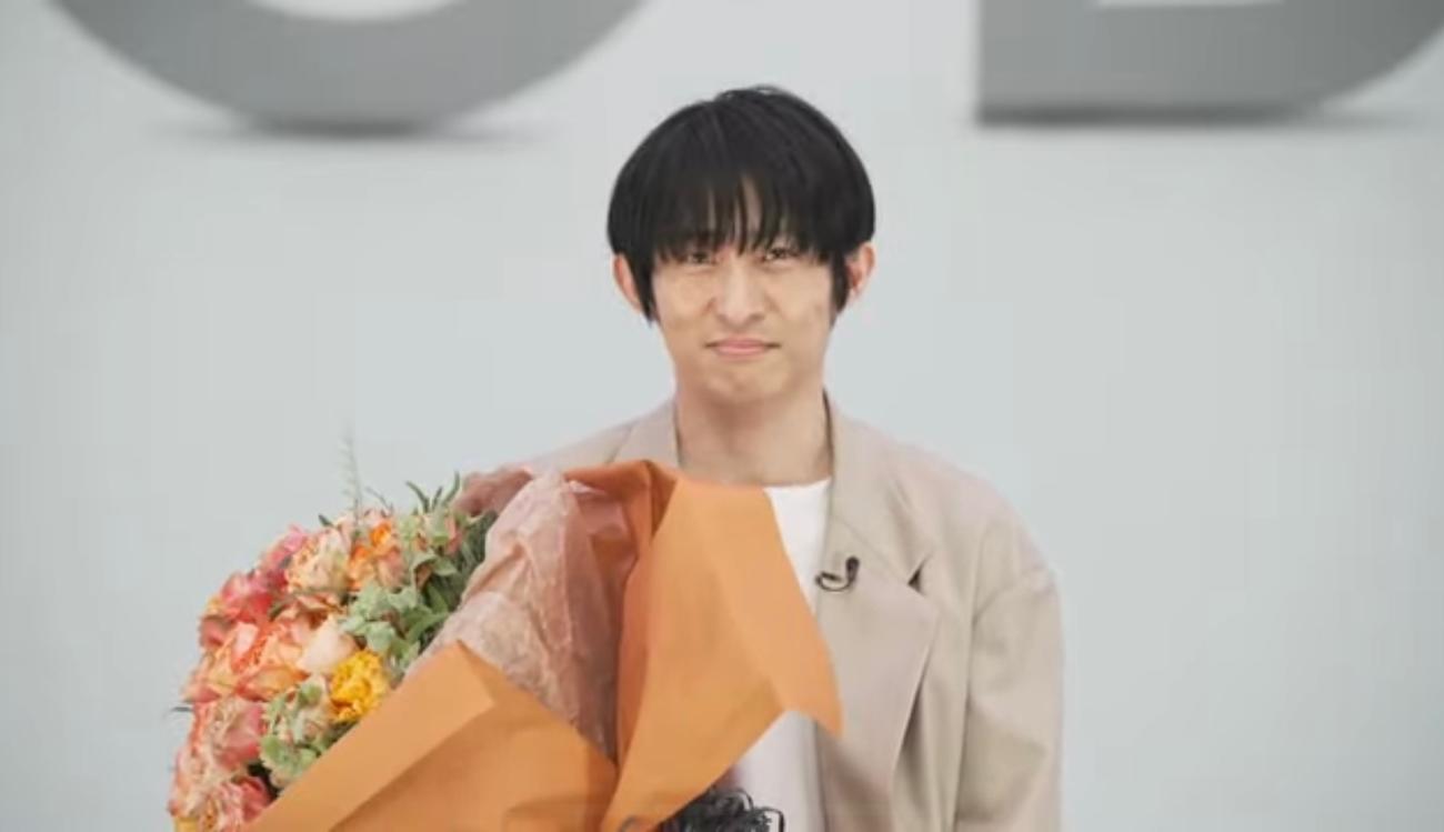 生配信に登場した三宅健（「TOBE」YouTubeチャンネルから）