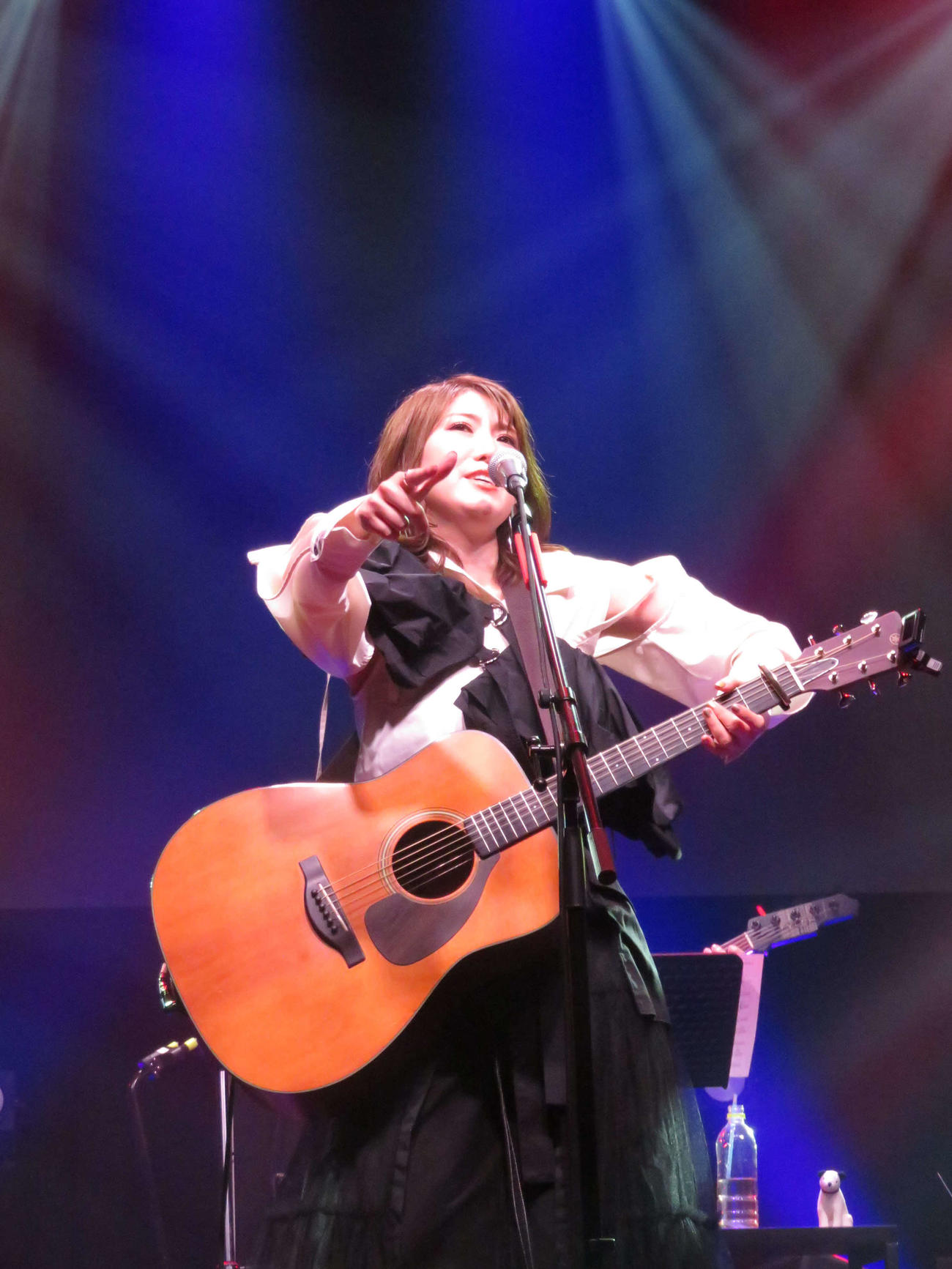 メジャーデビュー5周年記念ライブ「渋谷のオカユ」で新曲「渋谷のマリア」を歌う、おかゆ（撮影・村上幸将）