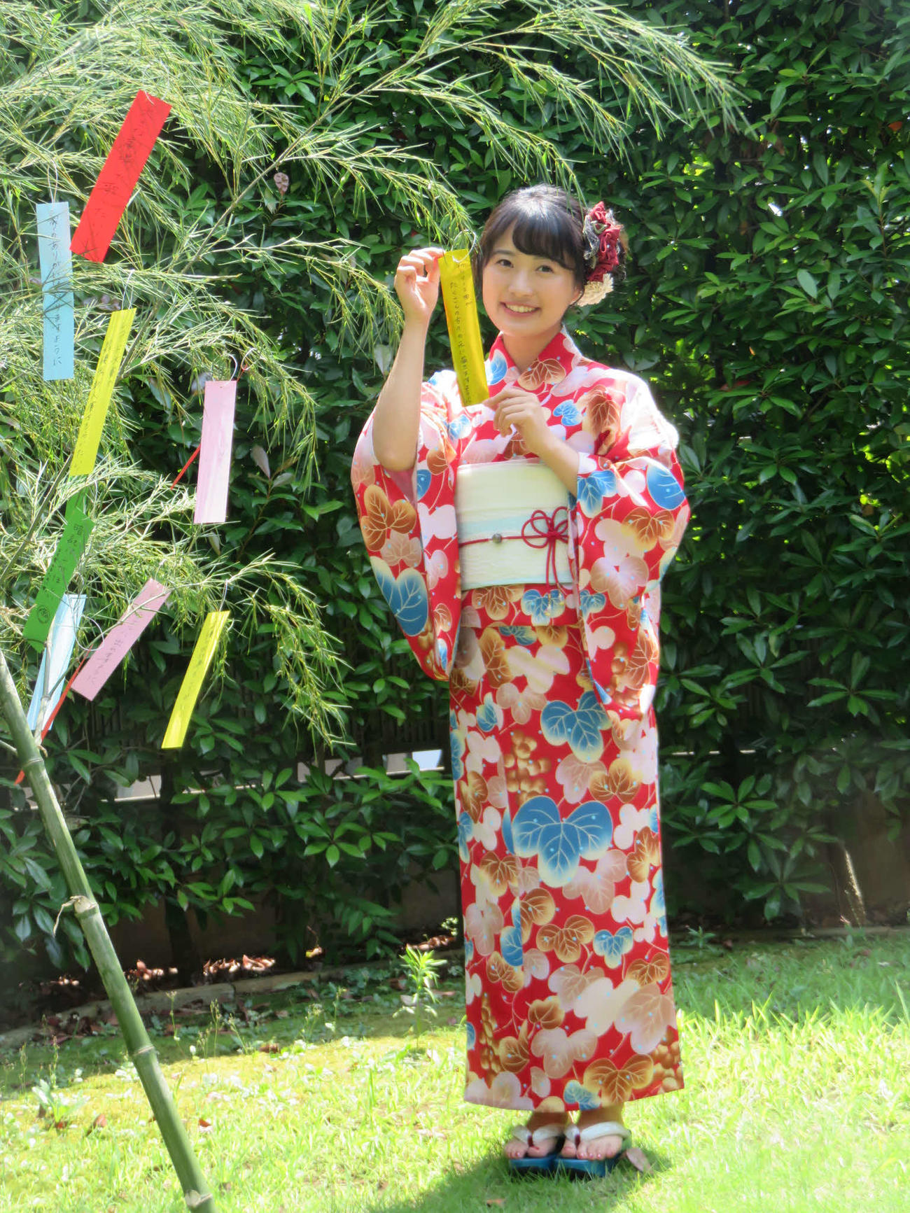 「四季花鳥」でデビューした民謡歌手の竹野留里