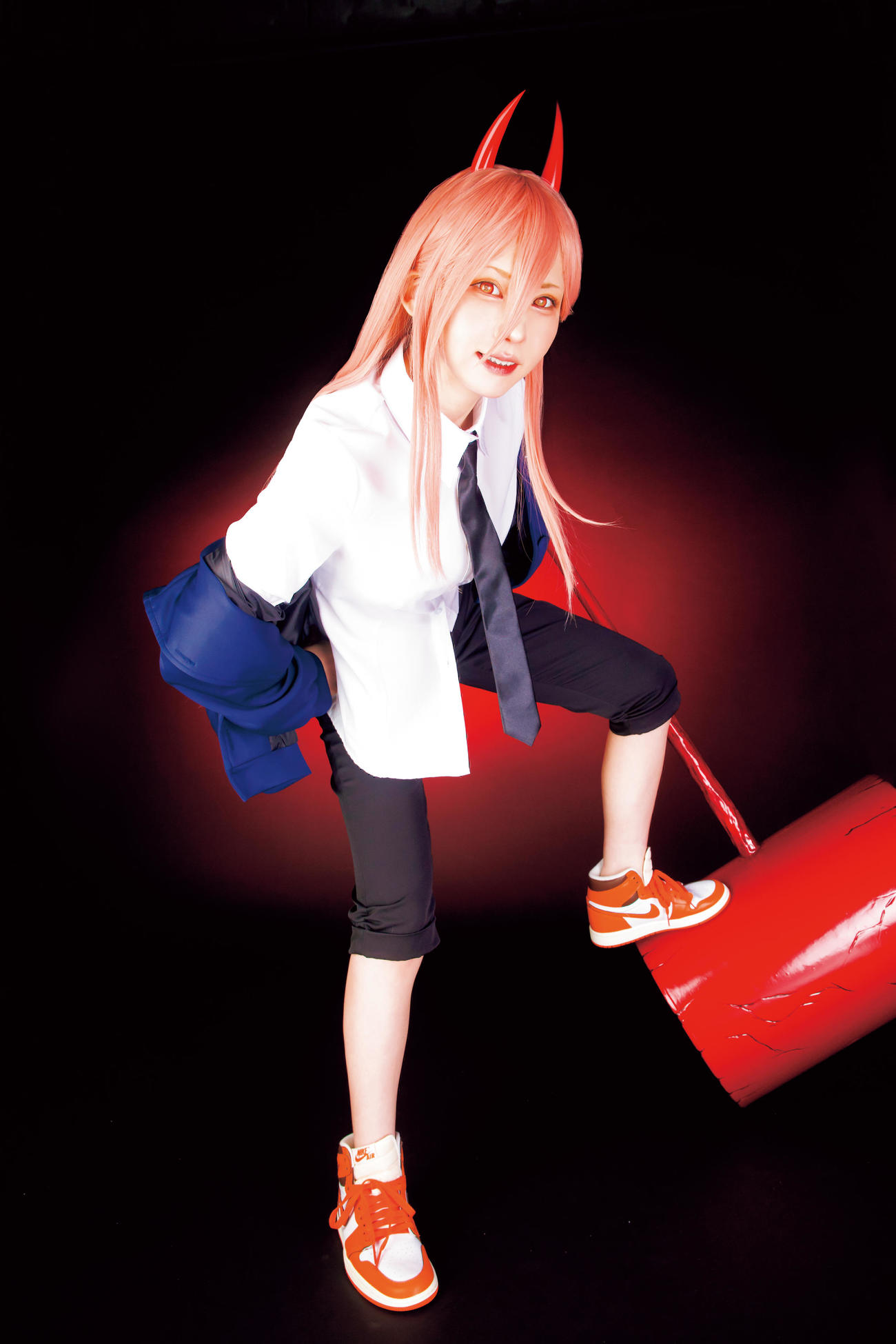 えなこの最新写真集「えなこ　cosplayer2」でのカット(C)藤本タツキ／桑島智輝／集英社
