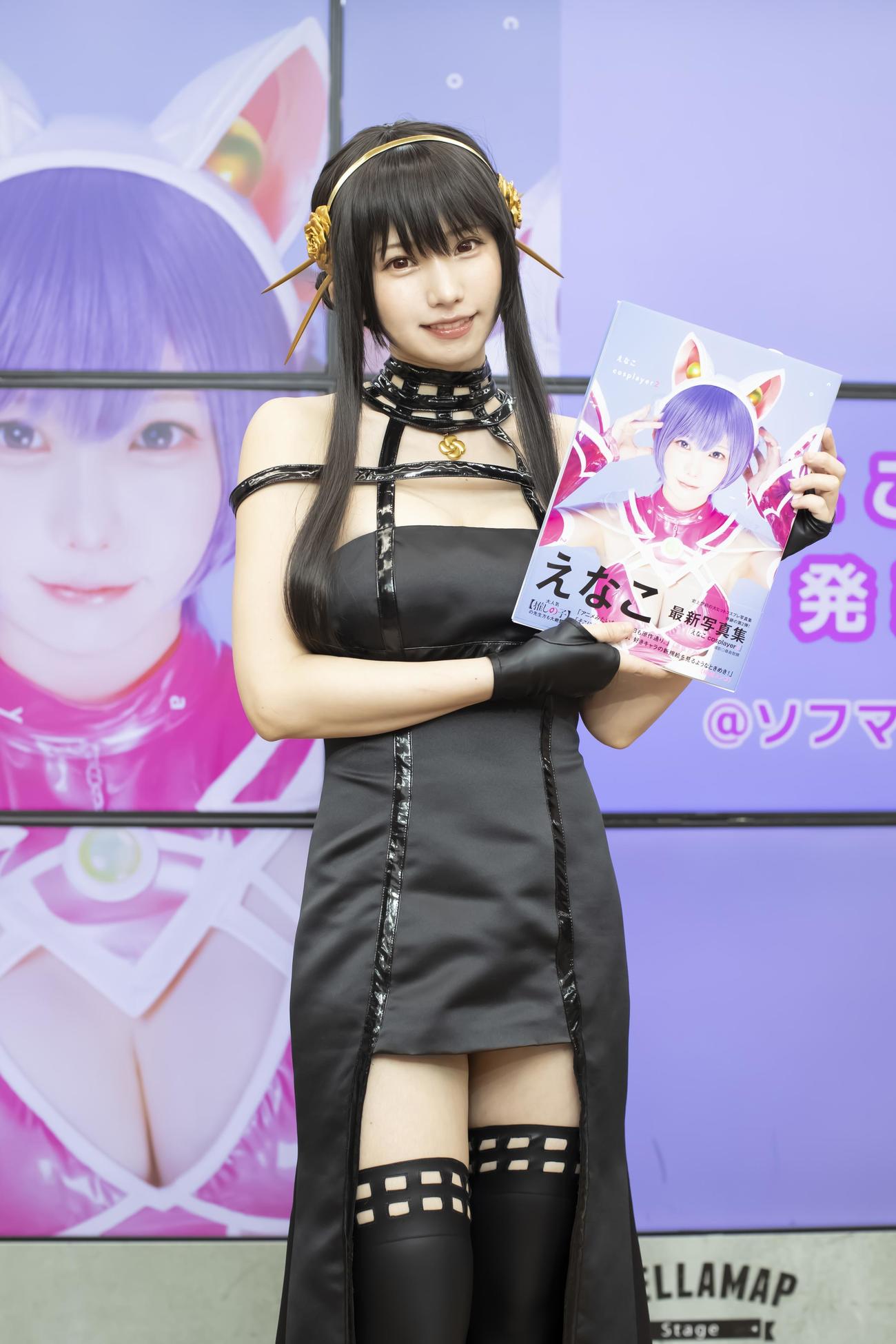 最新写真集「えなこ　cosplayer2」発売記念イベントを行ったえなこ（松田崇範氏撮影）
