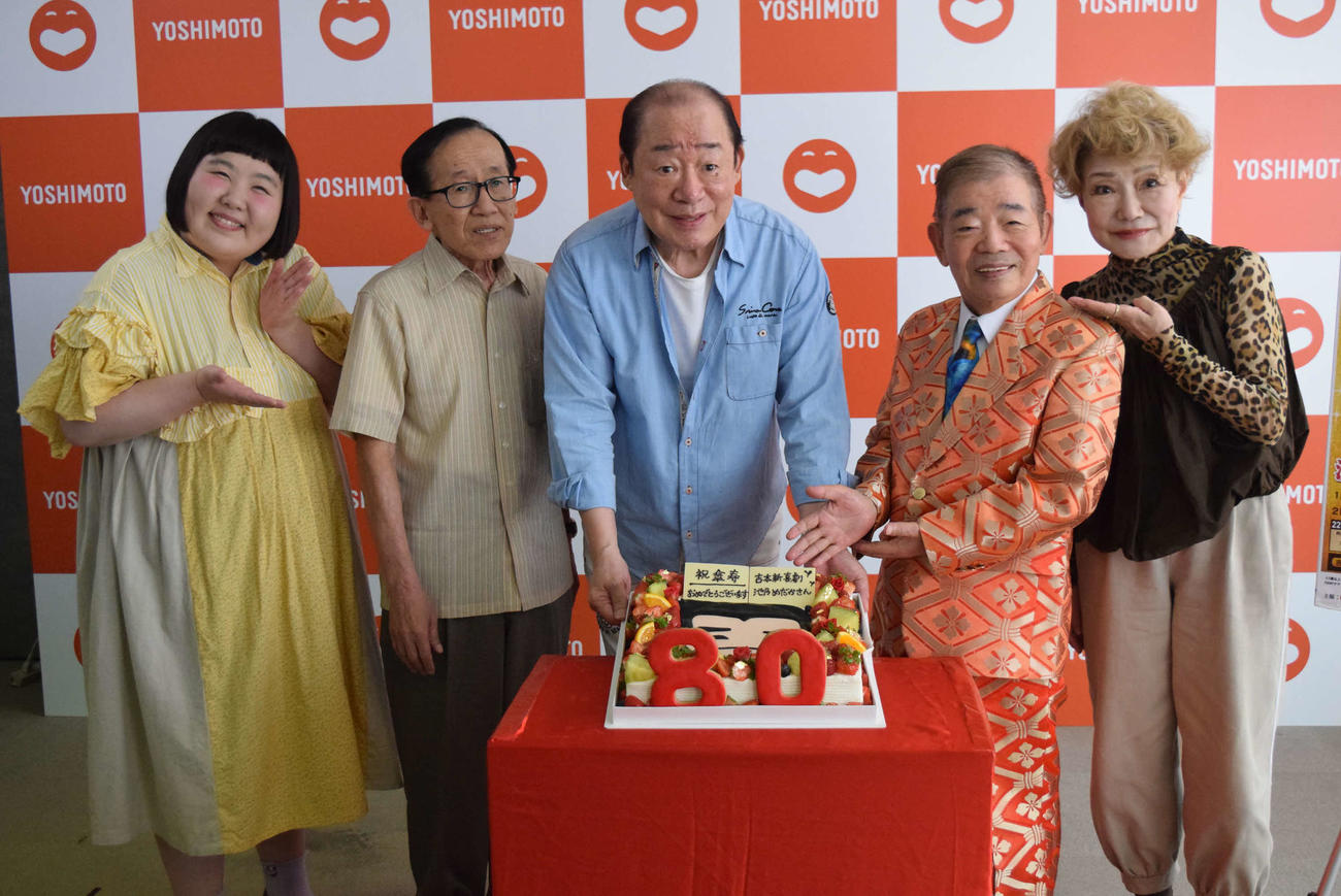 左から）酒井藍、Mr．オクレ、島田一の介、池乃めだか、末成映薫（撮影・阪口孝志）