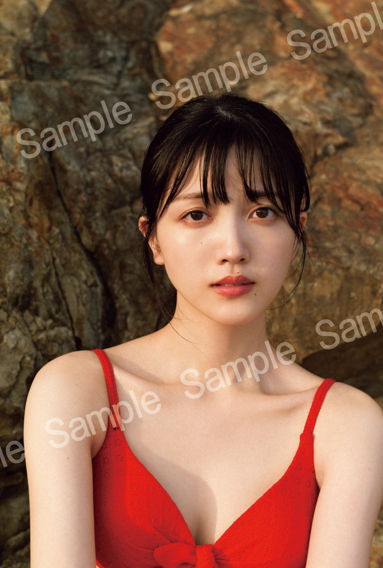 乃木坂46久保史緒里ファースト写真集「交差点」の封入ポストカード画像　撮影／細居幸次郎