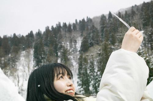 乃木坂46久保史緒里写真集のパネル展開催決定 展示カットの一部を公開
