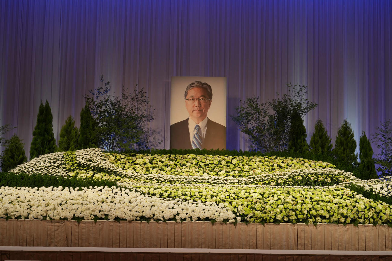 東映元社長の手塚治さんのお別れ会で設置された祭壇