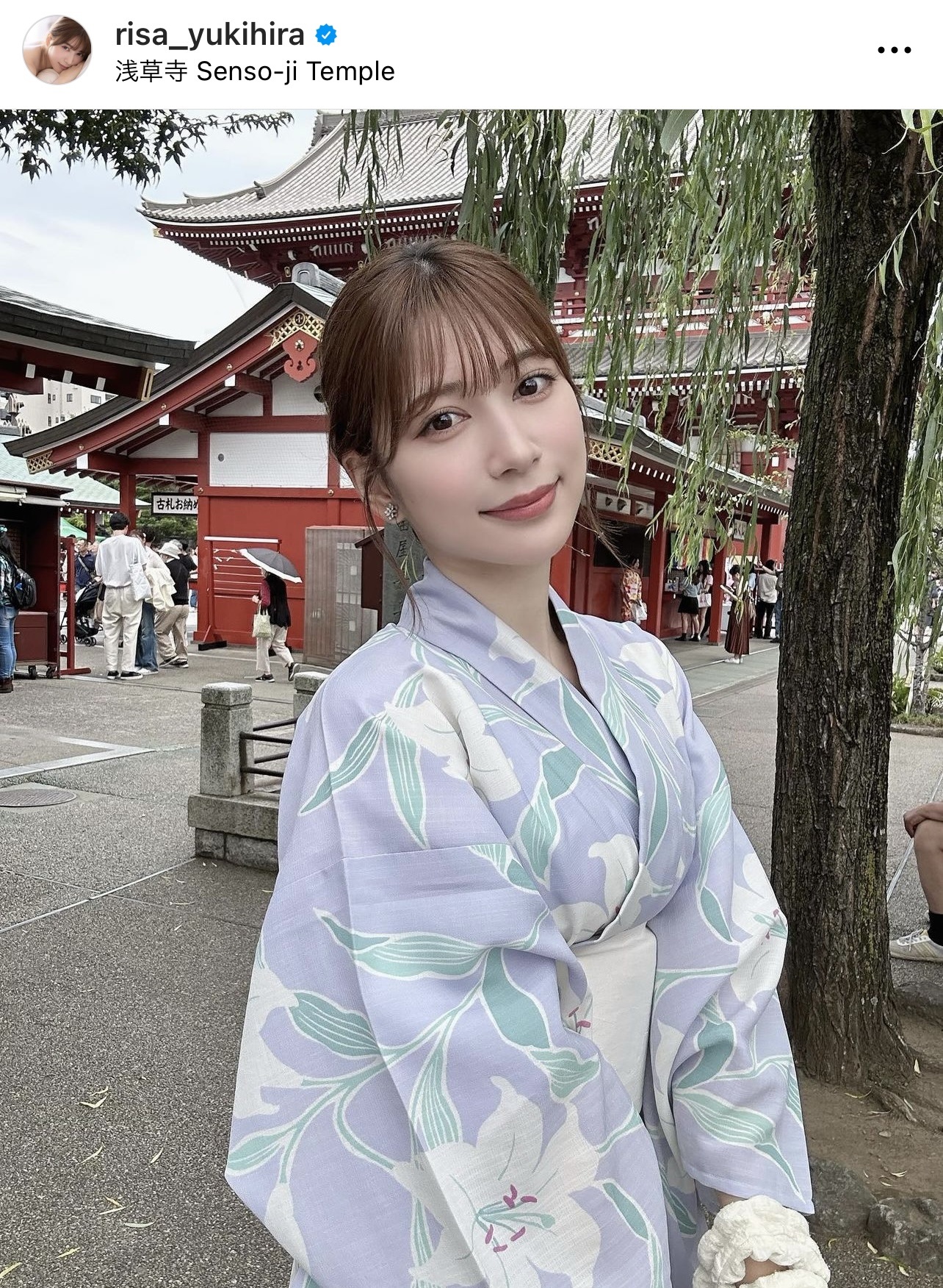 浴衣で浅草寺を訪れた雪平莉左（雪平莉左のインスタグラムから）