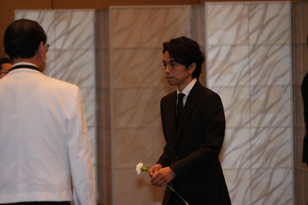 東映元社長の手塚治さんのお別れ会に参列した井ノ原快彦
