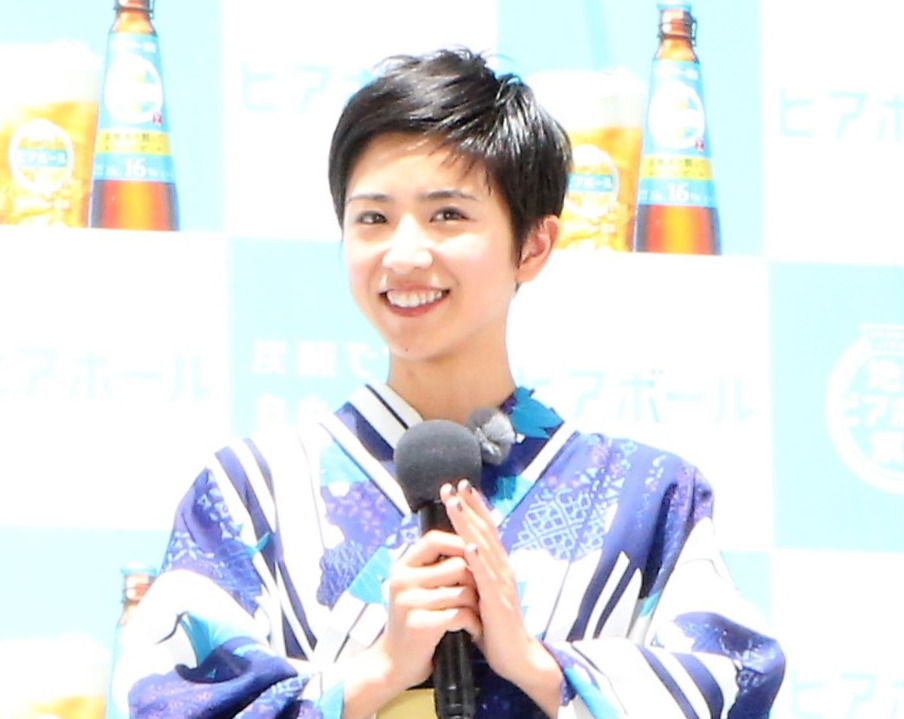 「日本全国を巡る！47都道府県　地元ビアボール祭り」にベリーショートで登場する黒島結菜