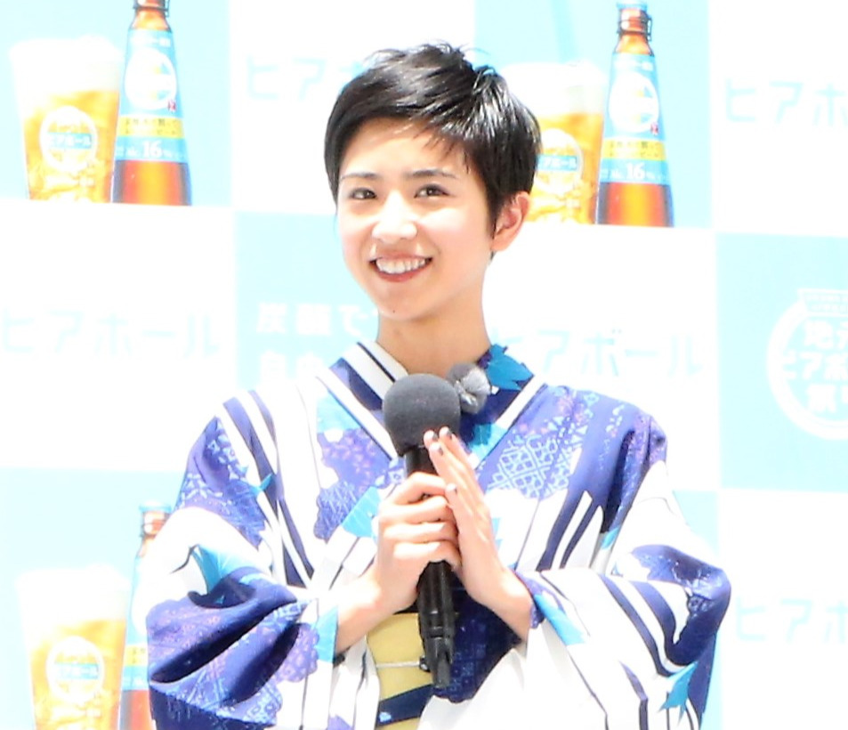 「日本全国を巡る！47都道府県　地元ビアボール祭り」にベリーショートで登場する黒島結菜