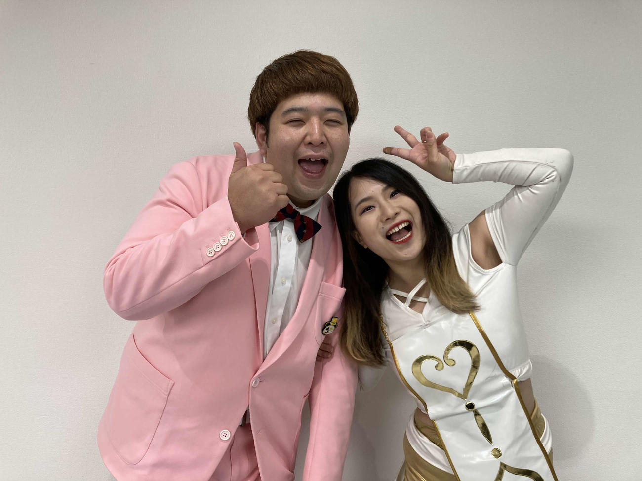 6日に婚姻届を提出し、結婚した、ぽっぽと、しみちゃむ