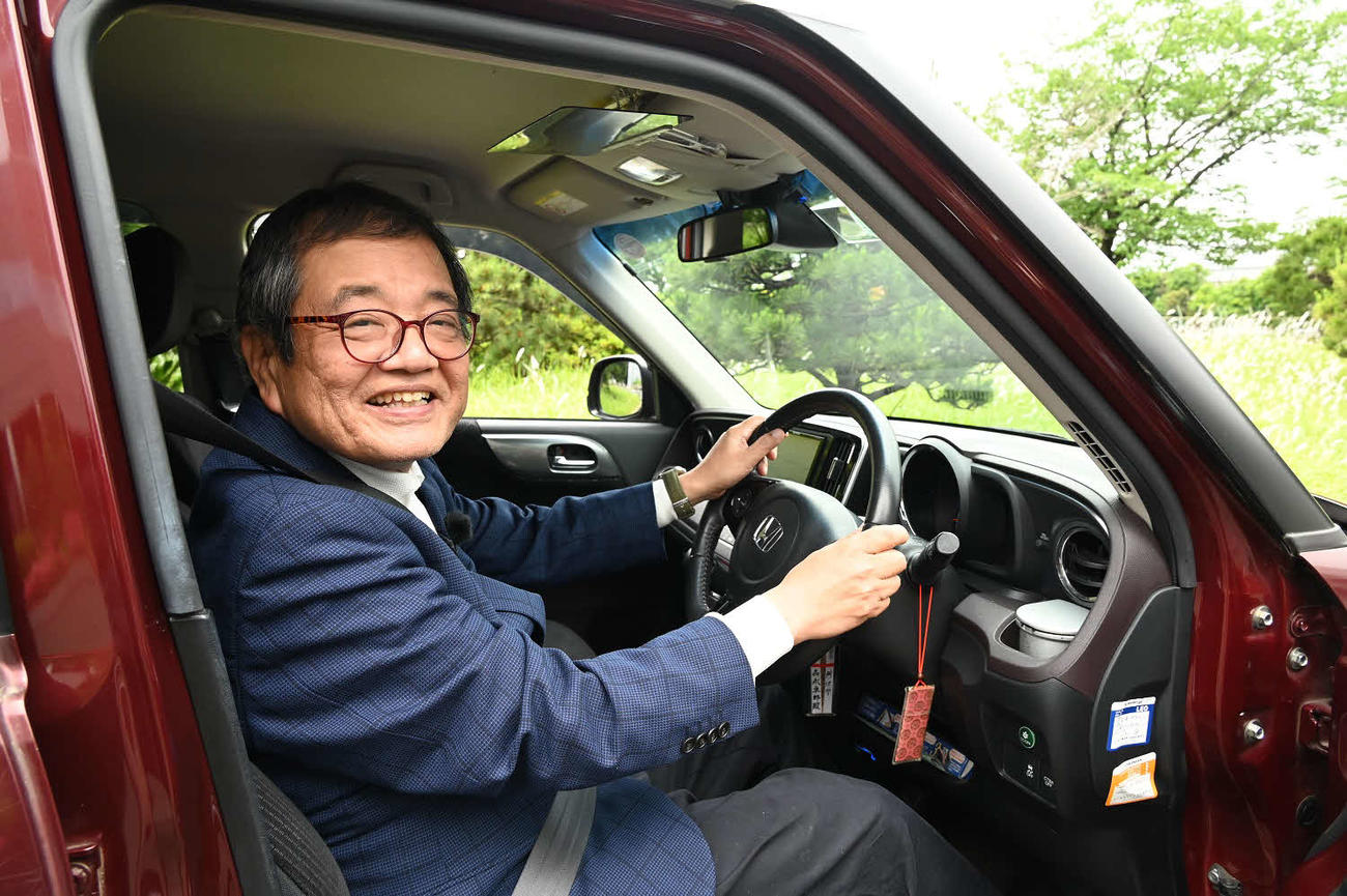 BS日テレ「おぎやはぎの愛車遍歴」に出演する森永卓郎氏