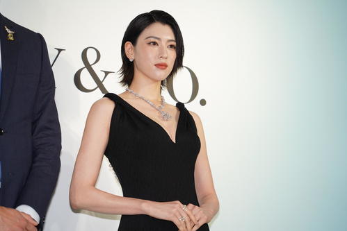 「ティファニー銀座本店　リニューアルオープニングセレモニー」に出席した三吉彩花（撮影・佐藤勝亮）