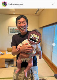 明石家さんまが赤ちゃん抱っこ、丸山桂里奈「こんな幸せな時間があると人生前向きになれる」