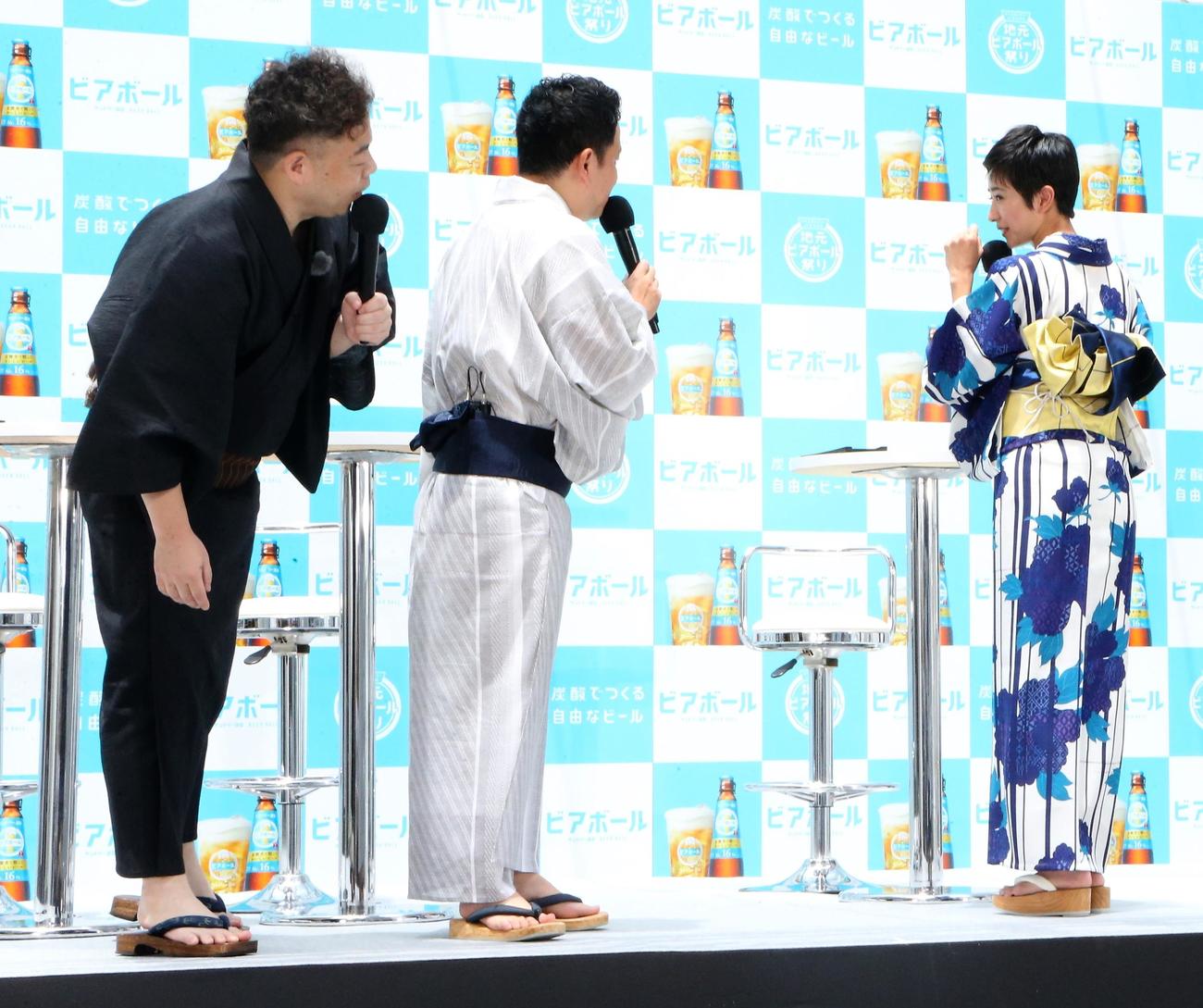 「日本全国を巡る！47都道府県　地元ビアボール祭り」に出演する左からダイアンのユースケと津田篤宏、黒島結菜