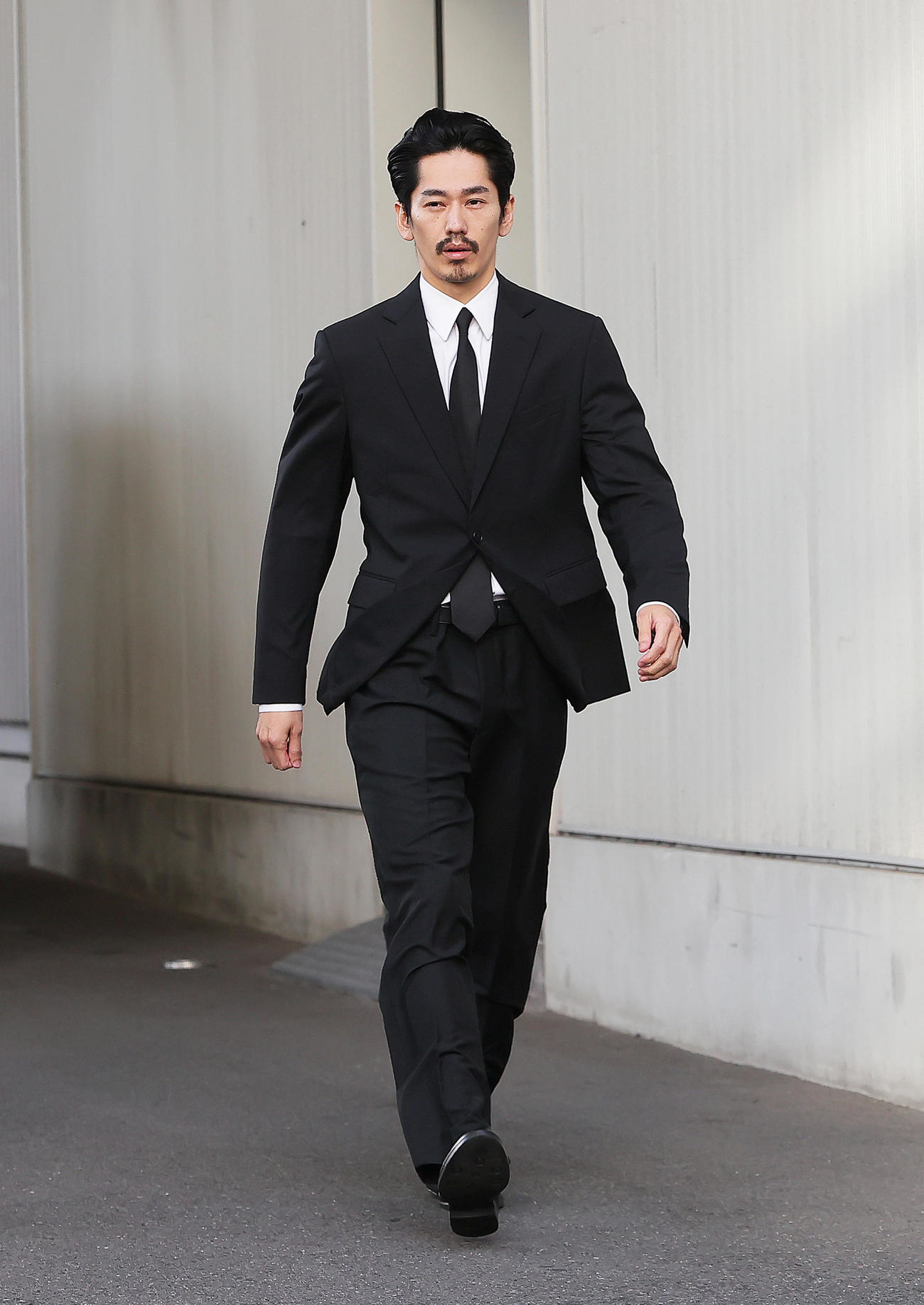 保釈された永山絢斗被告（撮影・足立雅史）