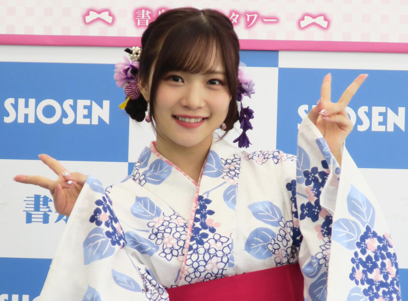 浴衣姿で最新写真集「Love perfume」取材会を行った稲場愛香