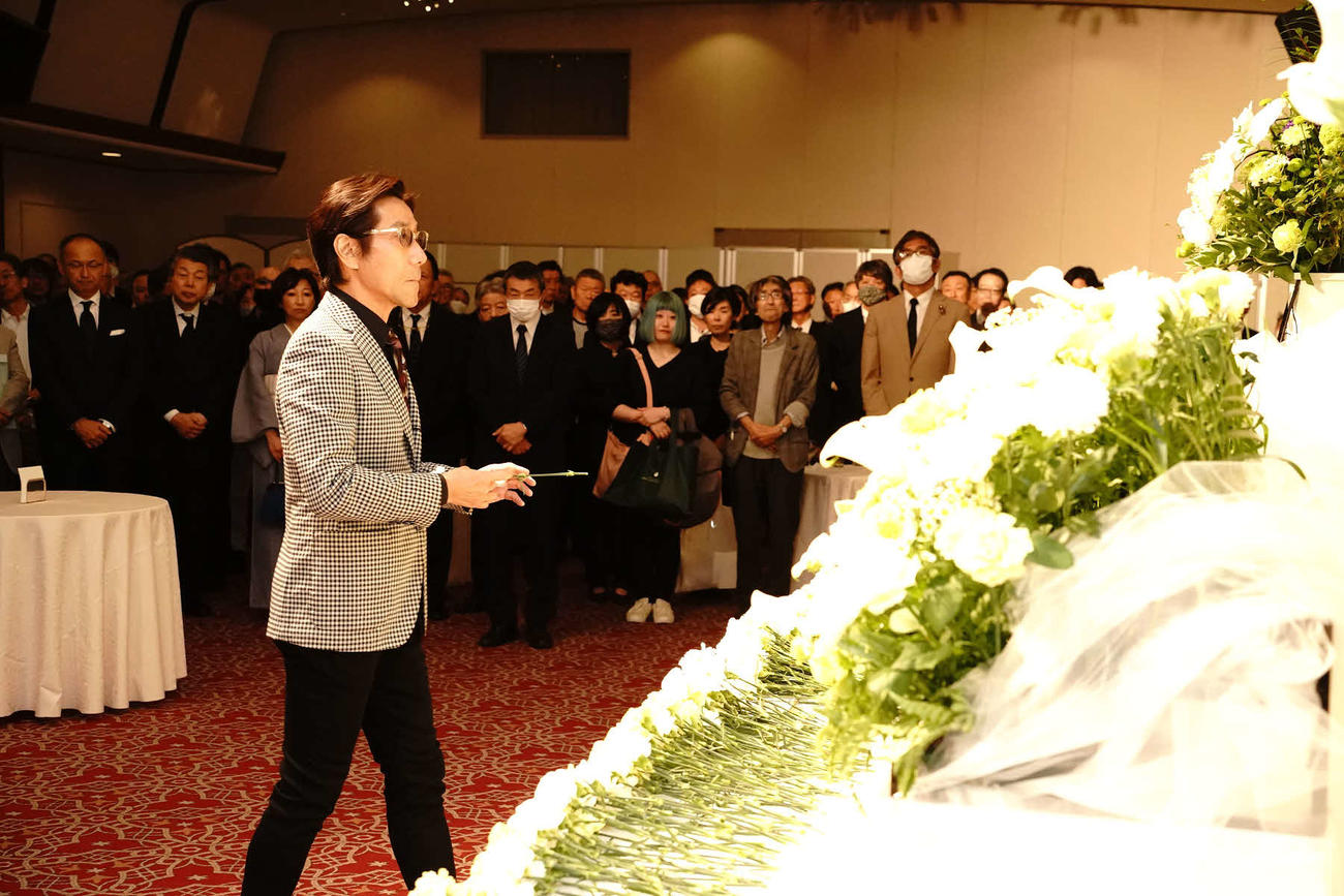 崔洋一さんのお別れの会に参列した岸谷五朗