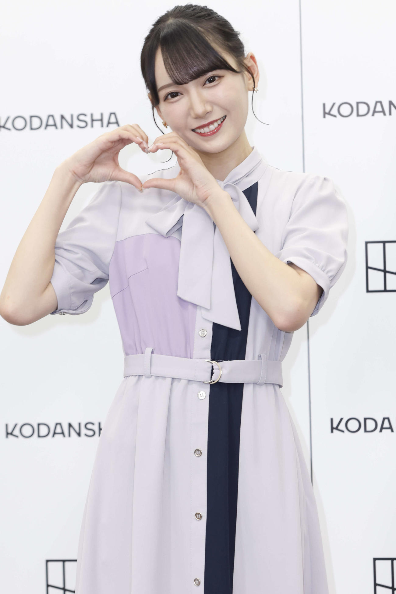 ファースト写真集「ひとめぼれ」発売記念発表会を行った≠ME鈴木瞳美