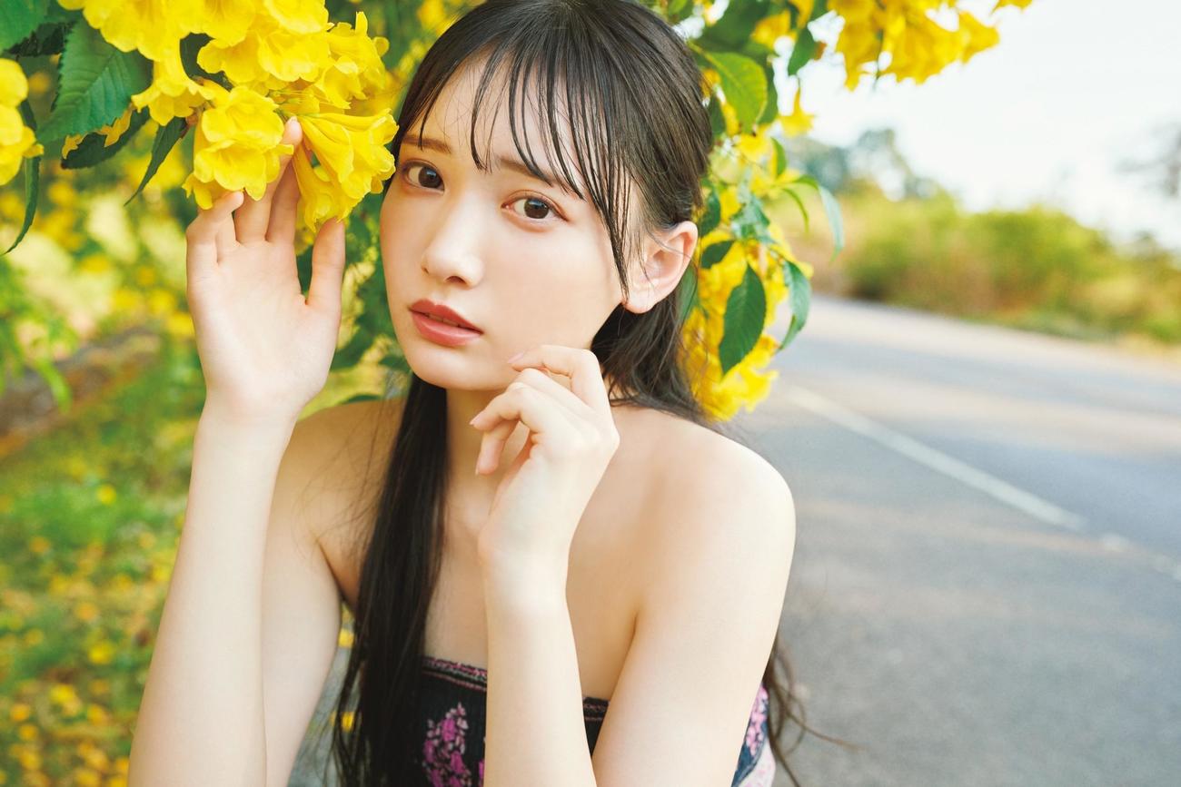 ≠ME鈴木瞳美のファースト写真集「ひとめぼれ」（C）講談社／熊木優
