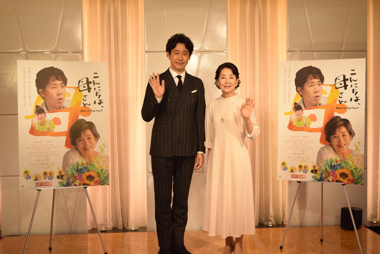 映画への意気込みを語った大泉洋（左）と吉永小百合（撮影・阪口孝志）