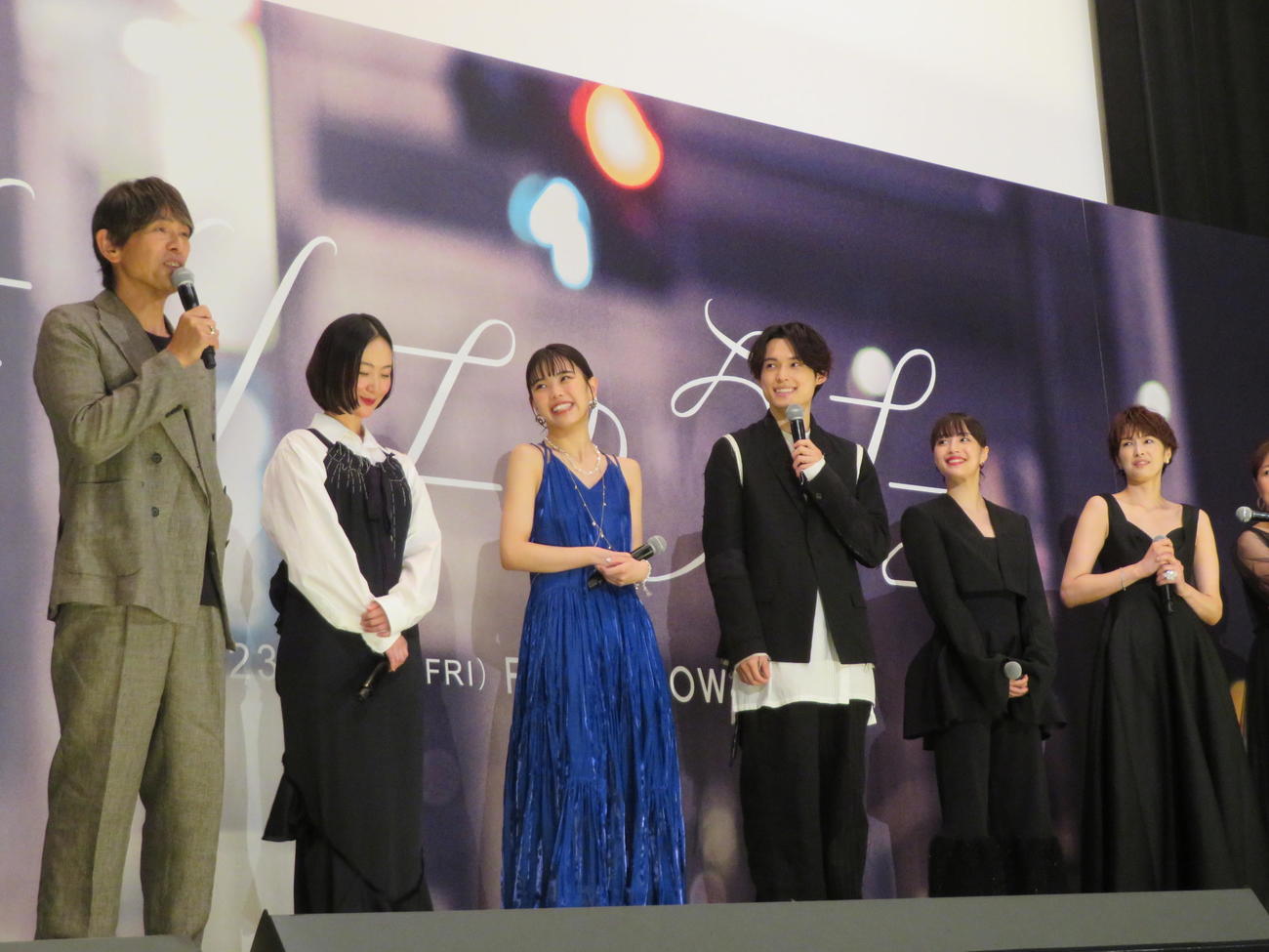 映画「キリエのうた」完成報告イベントに登壇した、左から江口洋介、黒木華、アイナ・ジ・エンド、SixTONES松村北斗、広瀬すず、吉瀬美智子（撮影・村上幸将）