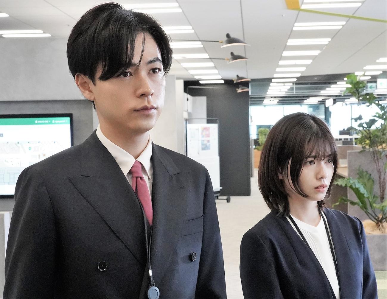 「転職の魔王様」に出演する成田凌、小芝風花（C）カンテレ