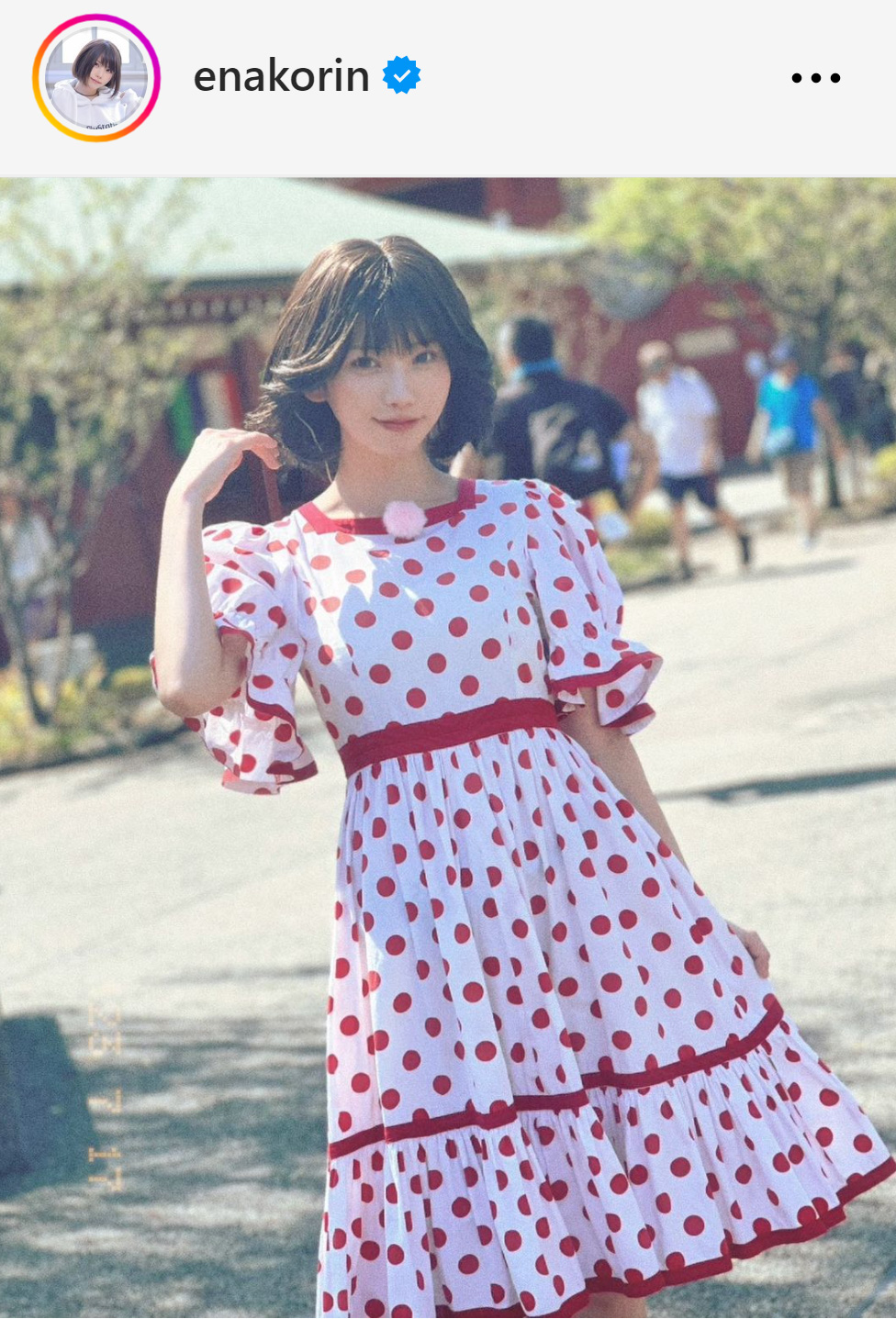 えなこは「聖子ちゃんカット」をした姿を公開（えなこのインスタグラムから）
