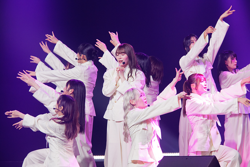 パリで初の海外公演を行った櫻坂46（撮影・KASONO TAKAMURA）