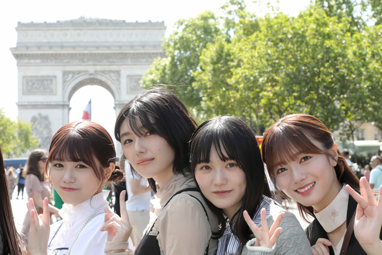初の海外公演でパリを訪れた櫻坂46（撮影・KASONO TAKAMURA）