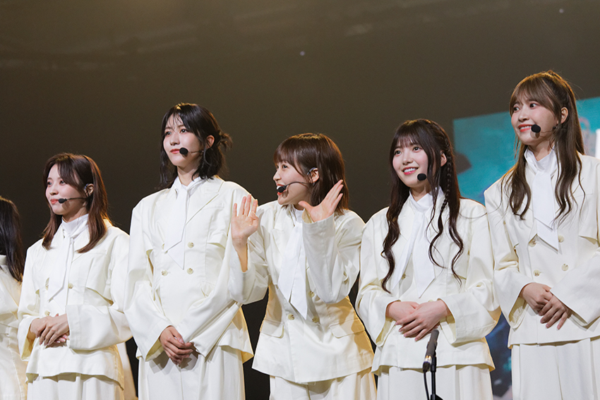 パリで初の海外公演を行った櫻坂46（撮影・KASONO TAKAMURA）