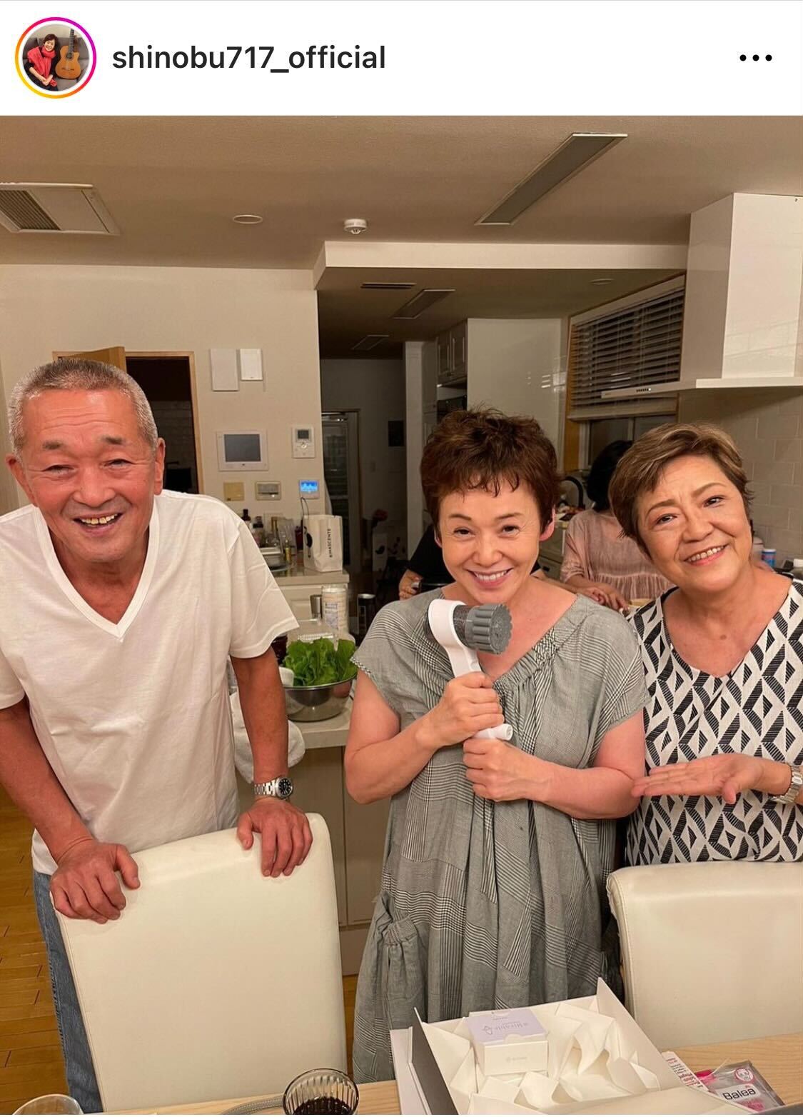 お寿司屋のご夫婦と（大竹しのぶのインスタグラムから）