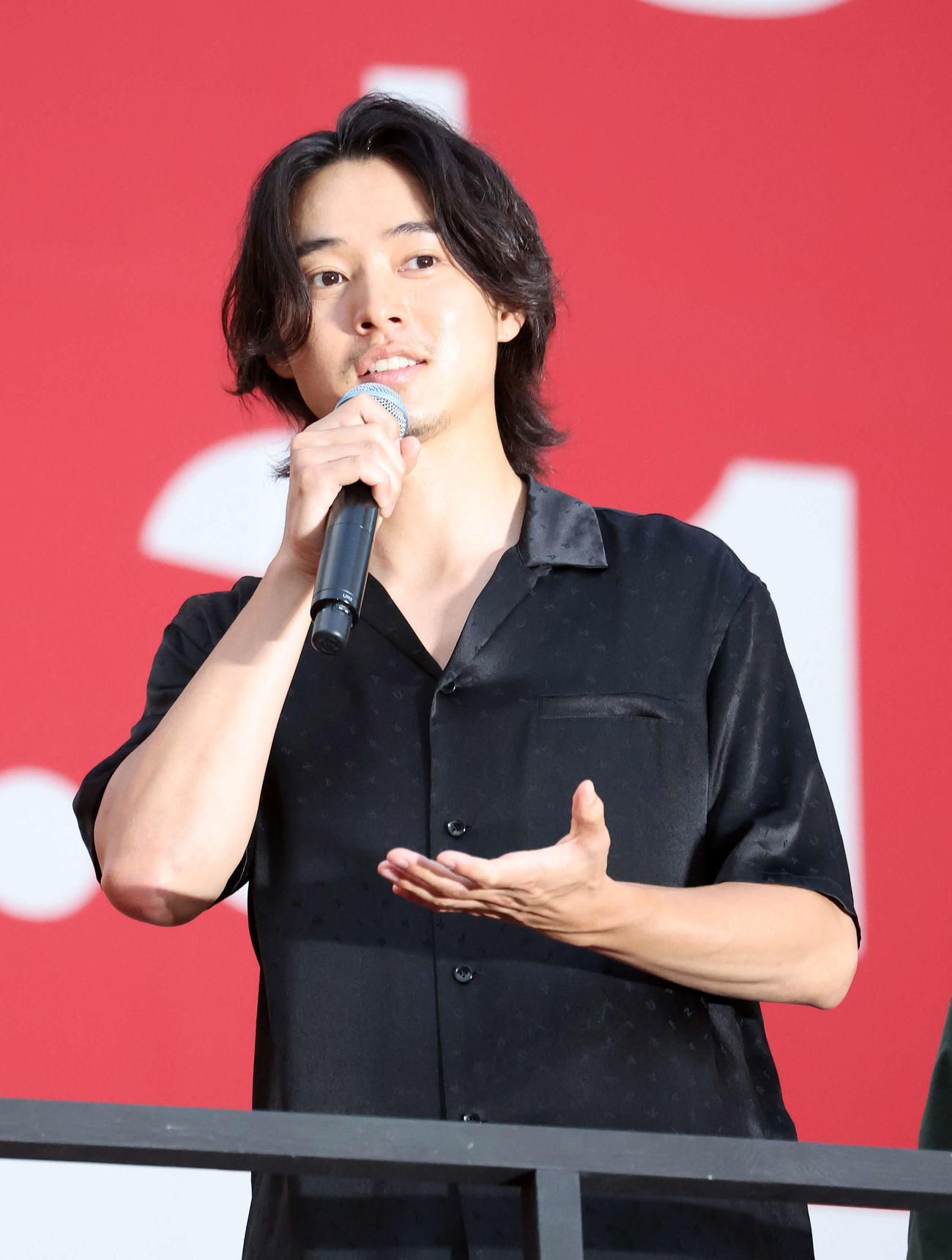 「キングダム　運命の炎」公開直前サプライズイベントに登壇しあいさつする山崎賢人（撮影・鈴木正人）